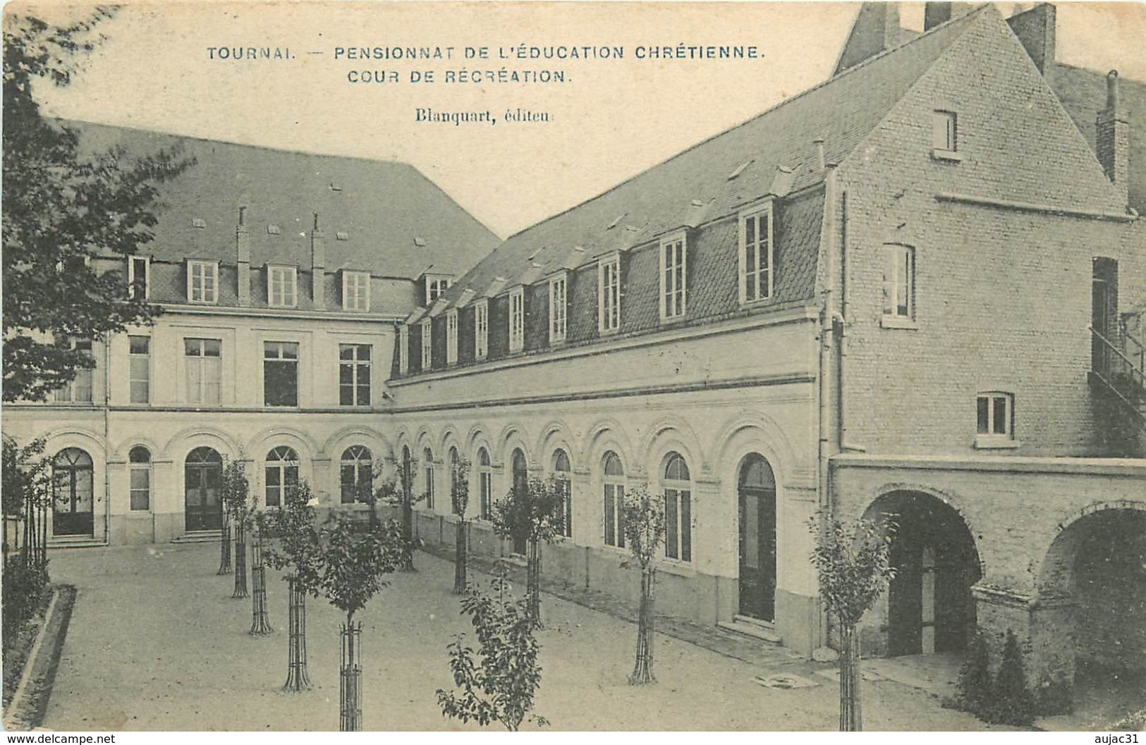 Belgique - Belgium - Hainaut - Tournai - Pensionnat De L'éducation Chrétienne - Cour De Récréation - état - Tournai