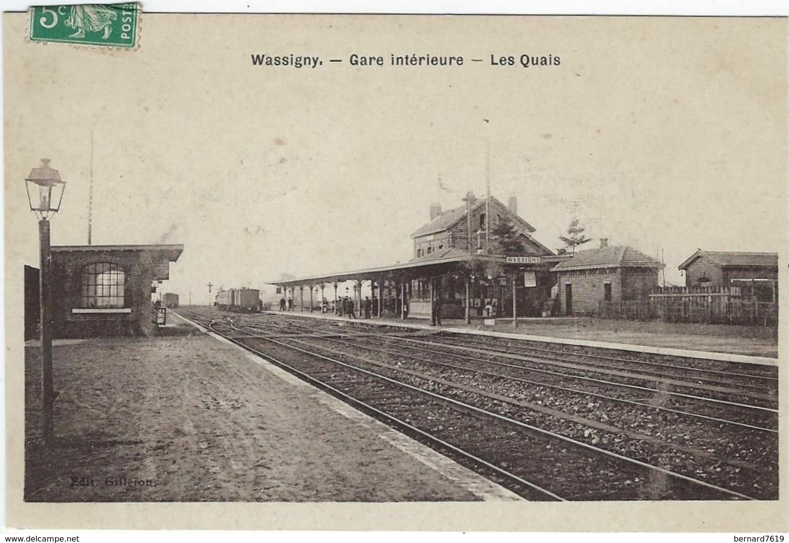 02  Wassigny   Gare Interieure - Les Quais - Autres & Non Classés