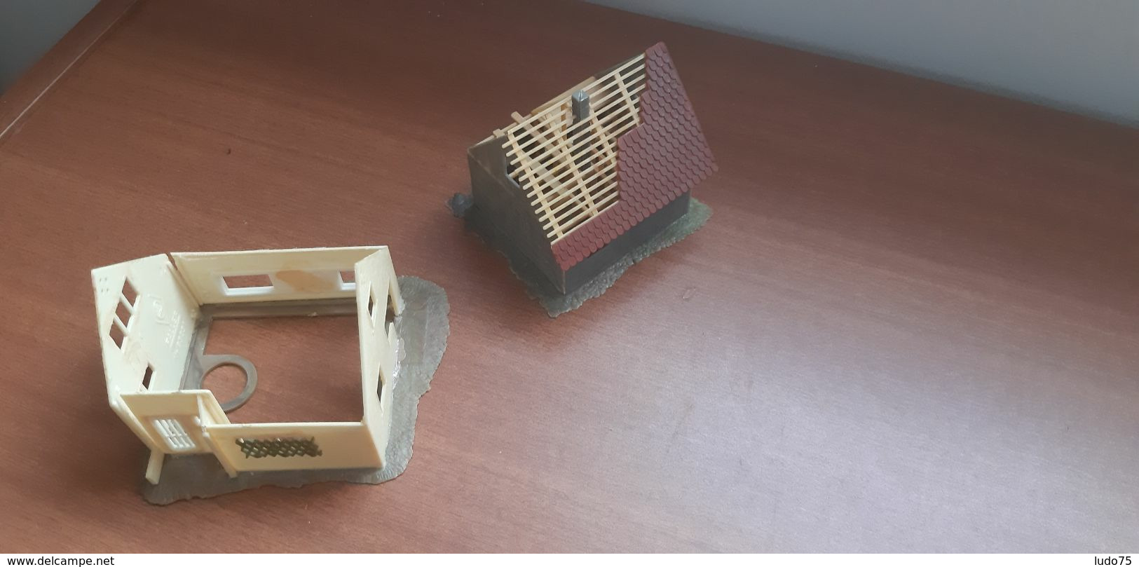 Maquette Faller Echelle HO 1:87  Maison En Construction + Squelette De Maison - Bâtiments