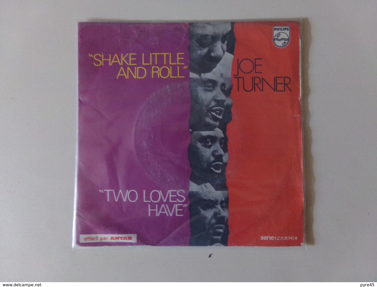 45 T Joe Turner " Shake Little And Roll + Two Loves Have " - Disco & Pop