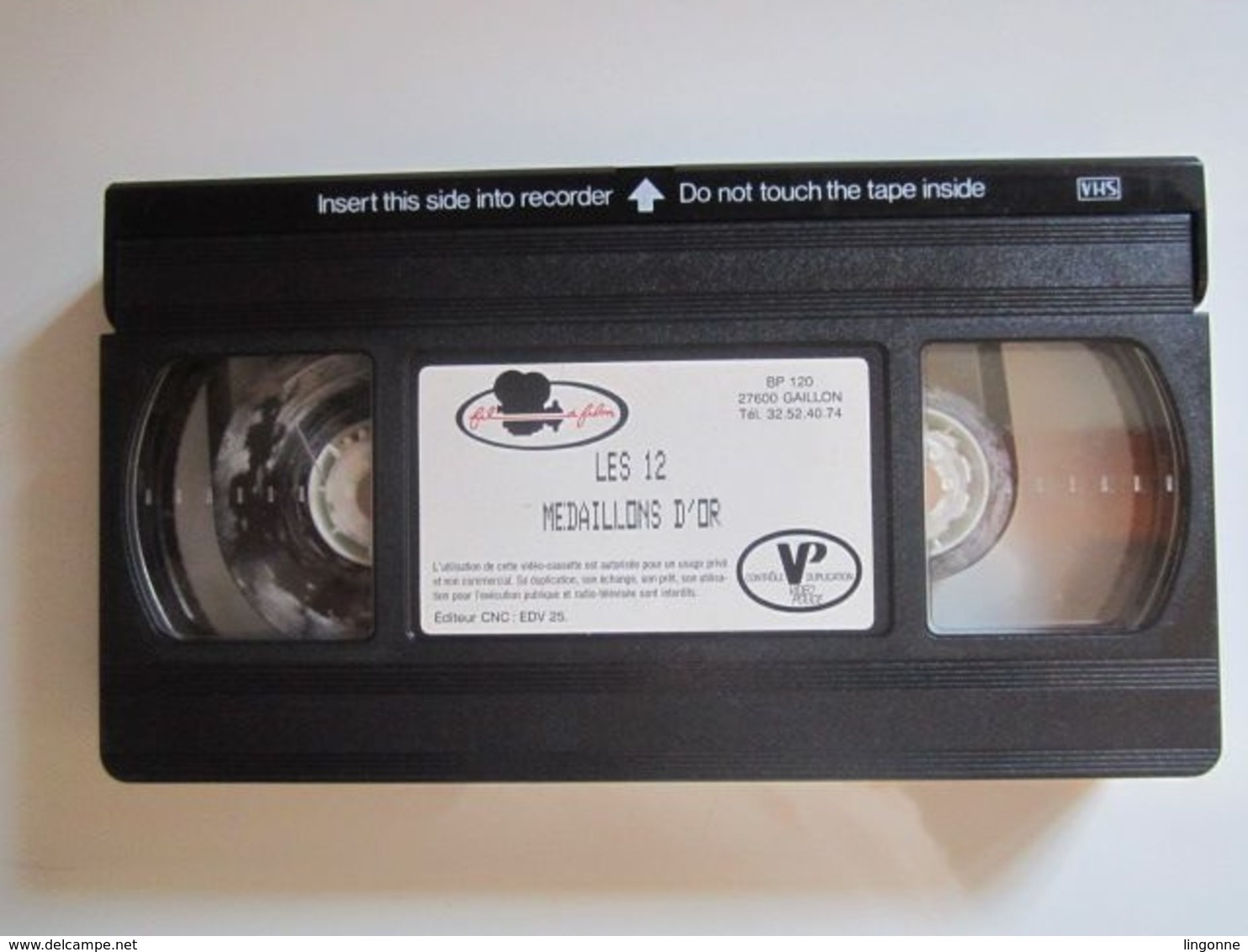 CASSETTE VIDEO VHS LES 12 MEDAILLONS D'OR SHAW BROTHERS Spécial Arts Martiaux (jaquette Abimée) - Action, Aventure