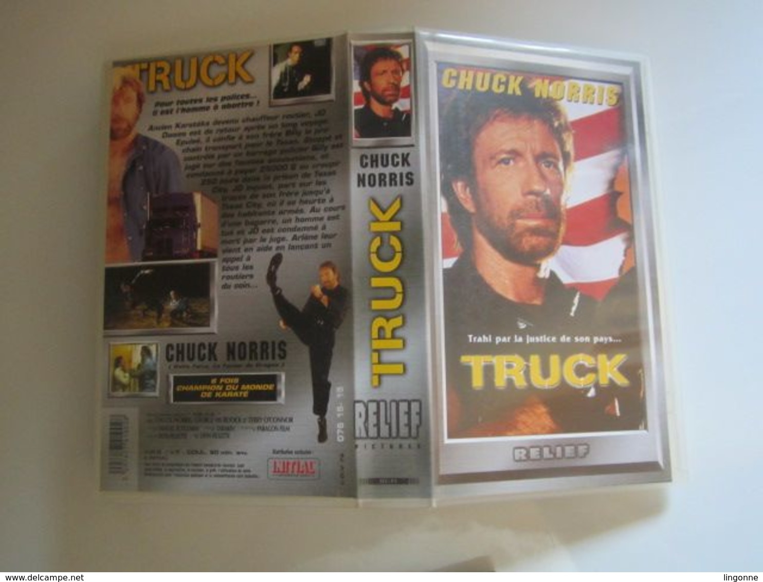 CASSETTE VIDEO VHS TRUCK TRAHI PAR LA JUSTICE DE SON PAYS... CHUCK NORRIS - Action, Aventure