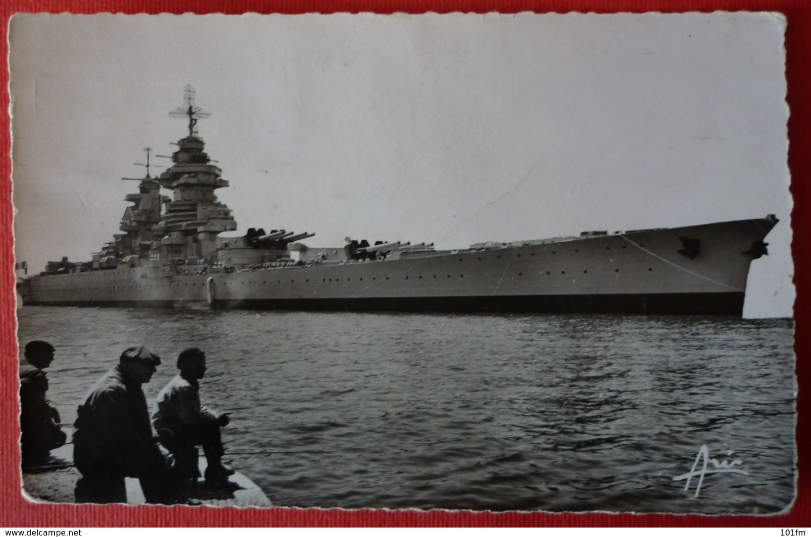 TOULON - LE RICHELIEU AU REPOS - FRENCH BATTLESHIP - Guerre