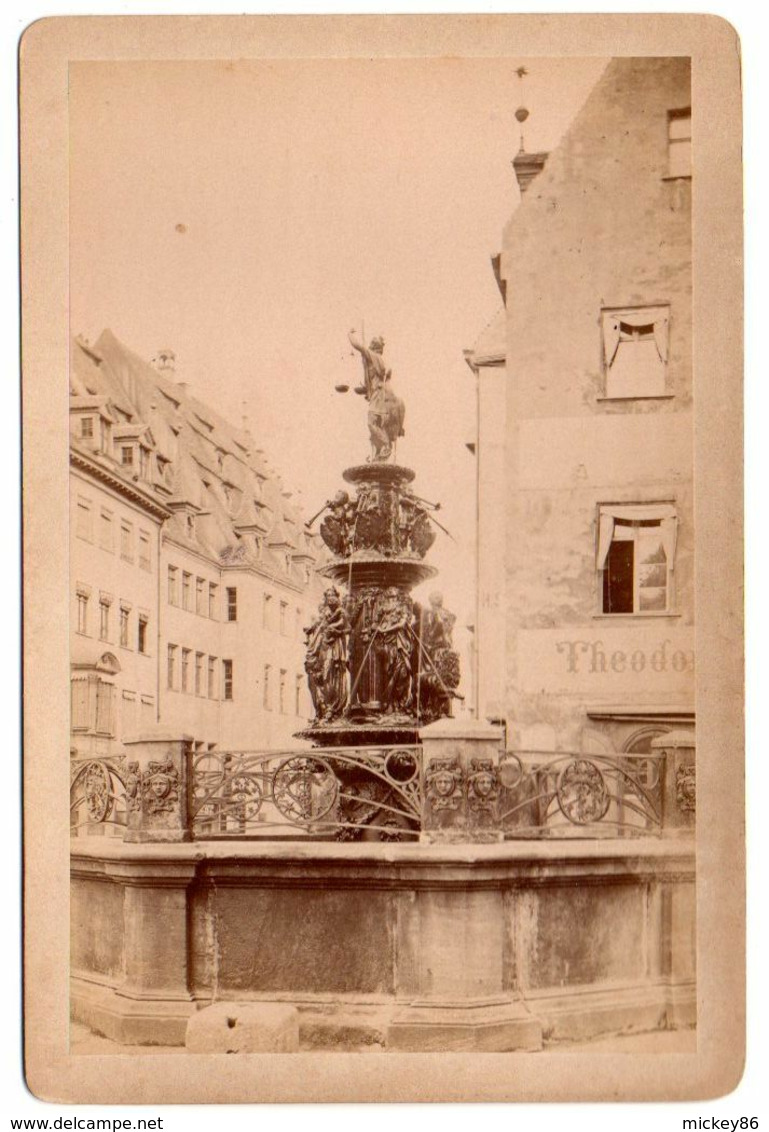 Allemagne--NÜRNBERG--NUREMBERG--env 1880 --Tagenbrunnen -Fontaine Des Vertus- PHOTO  17cm  X 11cm - Nuernberg