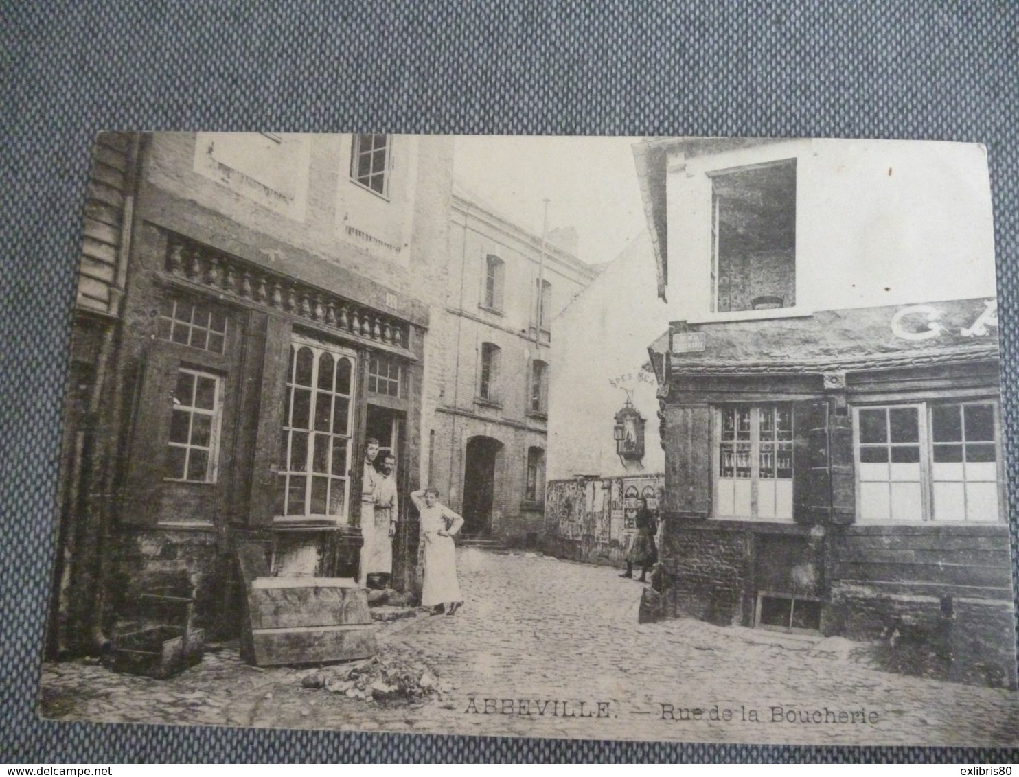 Abbeville  Rue De La Boucherie - Abbeville