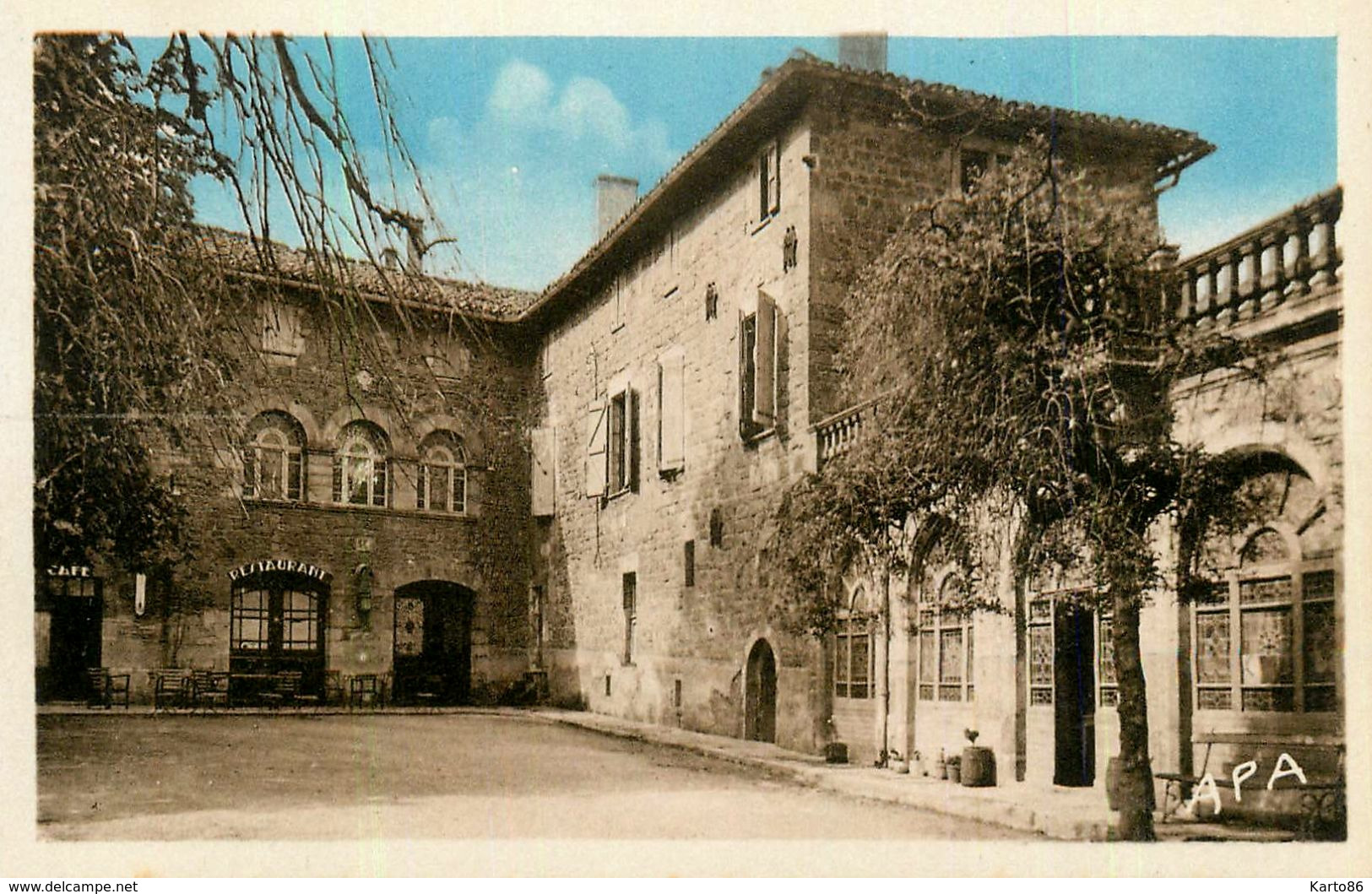 Vaour * Hôtel Du Parc * La Cour Et La Terrasse - Vaour