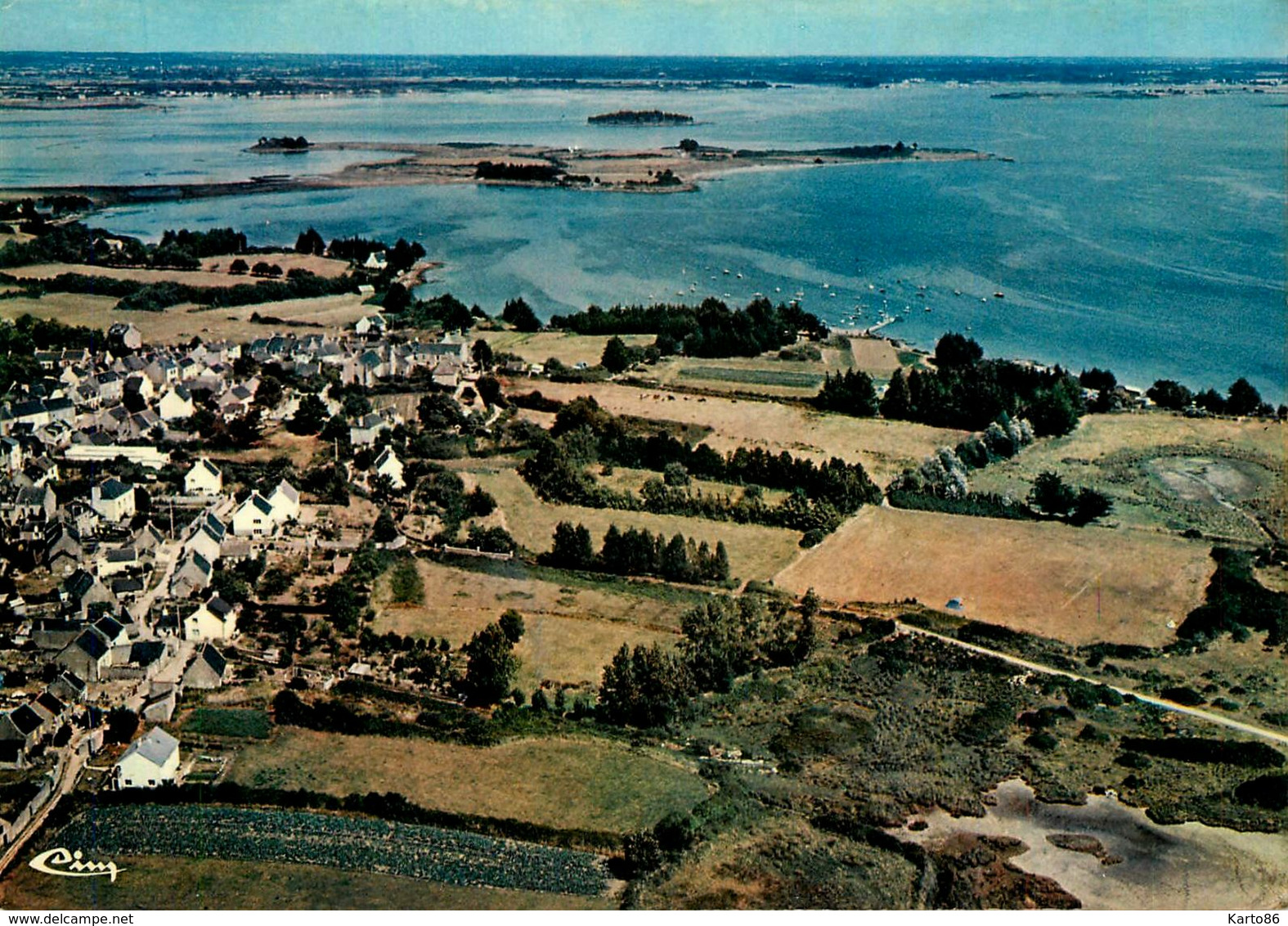 Ile D'arz * Vue Aérienne * Le Bourg * Le Port De Pénera Et Presqu'ile De Billervé - Ile D'Arz