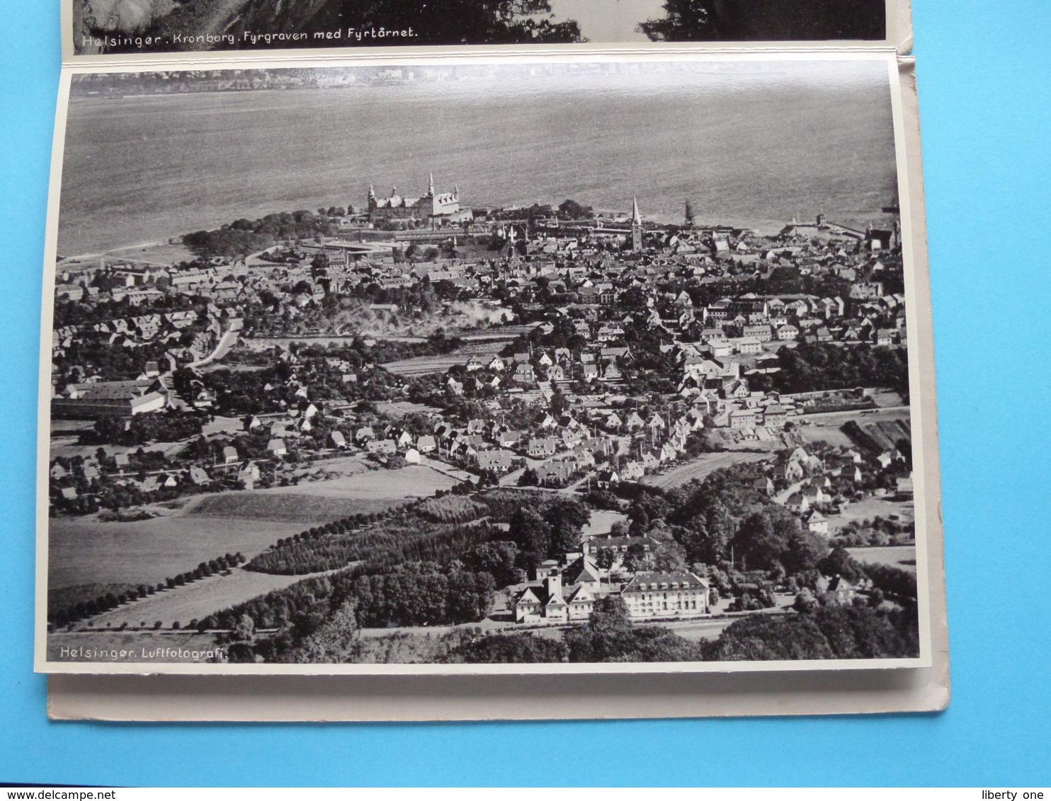 KRONBORG og HELSINGOR ( 8 Udvalgte Billeder med Hojglans ) Carnet 21,5 x 15,5 cm. (Stenders Forlag Eneret) (See Photo) !