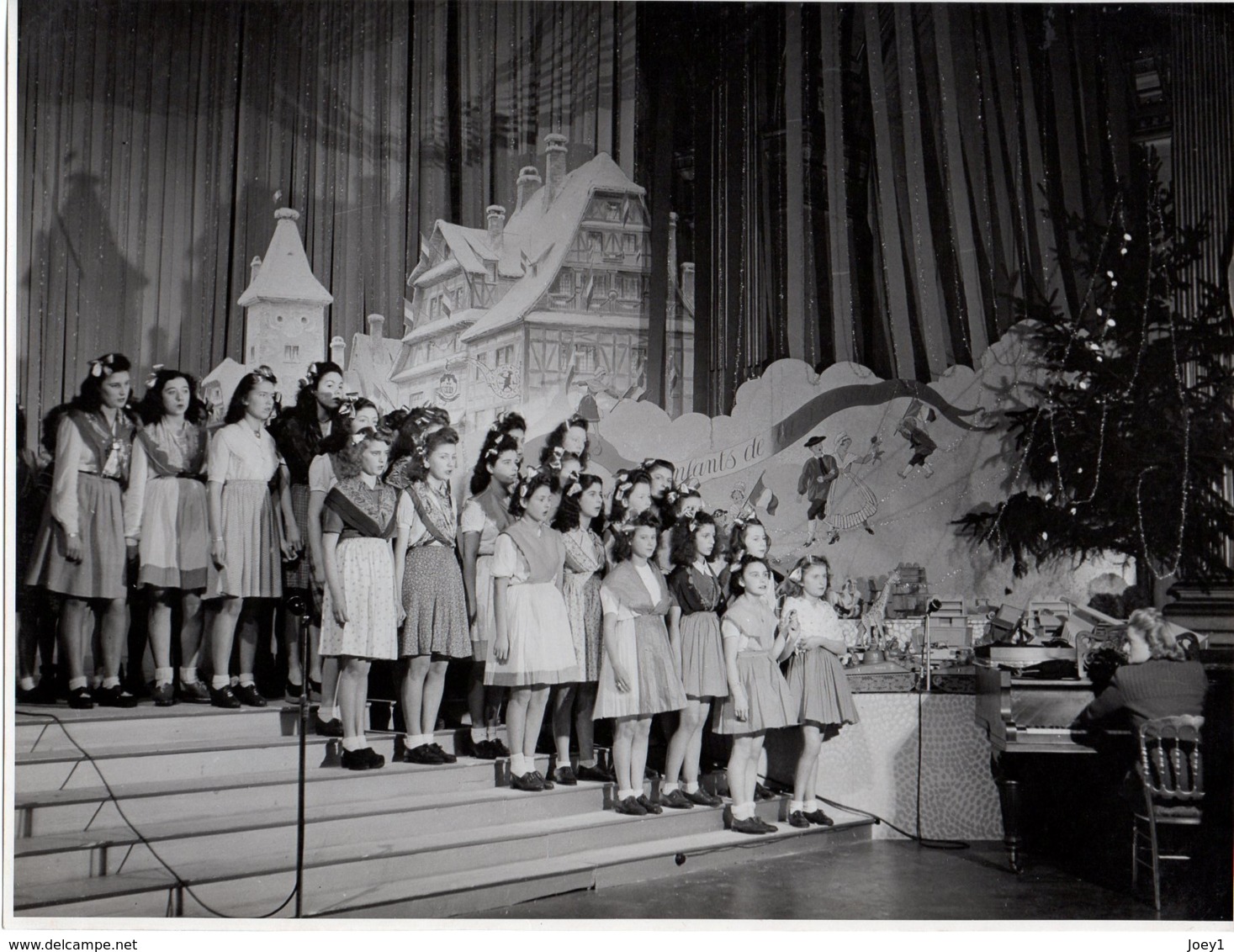 Mairie de Paris 1 lot de 13 photos Noel 1944 photos Seeberger 18/24