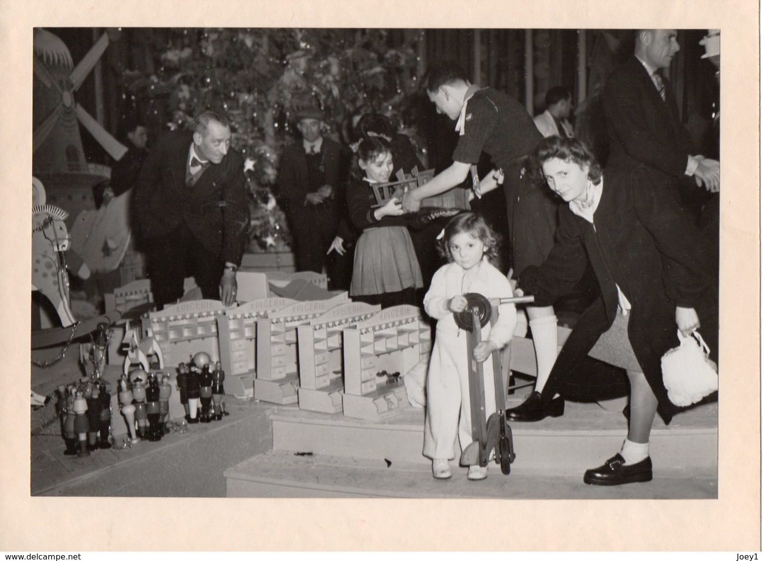 Mairie de Paris 1 lot de 24 photos Noel 1946 ,préfet mr Verlomme