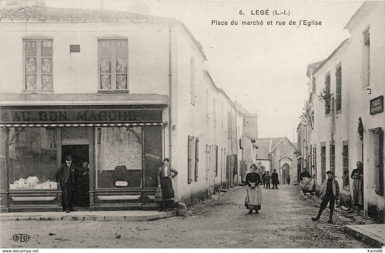 Legé * Place Du Marché Et Rue De L'église * Débit De Tabac * Commerce " Au Bon Marché " - Legé