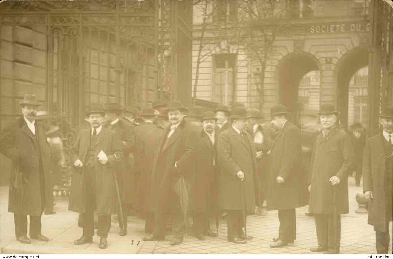 FRANCE - Carte Postale  - Groupe De Personnages Aisés - L 67489 - Te Identificeren