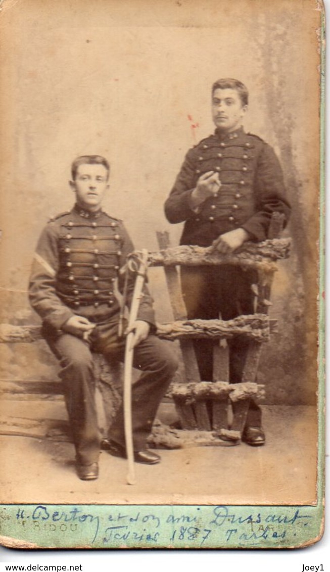 Photo Cdv Soldats à Tarbes En 1887,Berton Et Son Ami Dussaut,studio Marcelin Bidou - War, Military