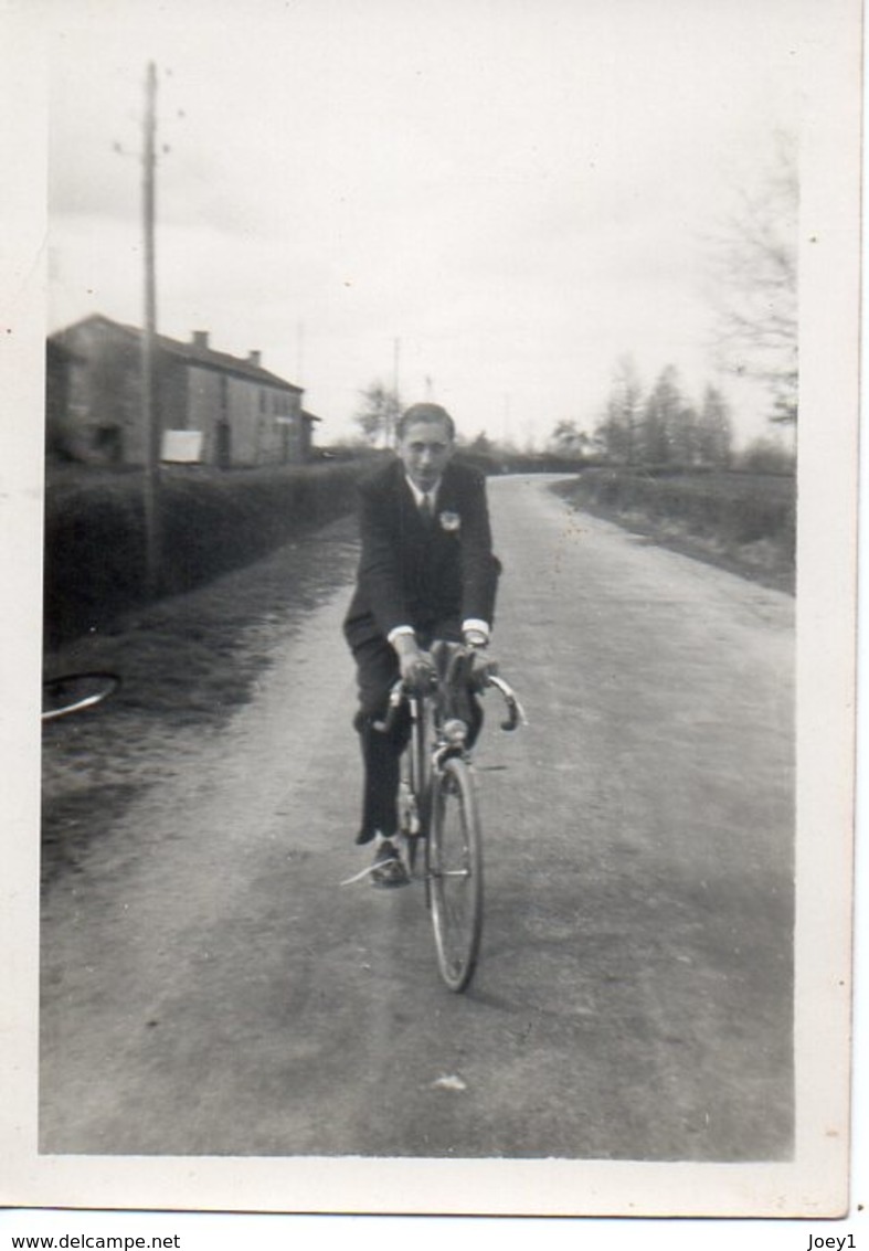 Photo Homme Sur Vélo Format 6/9 - Personnes Anonymes