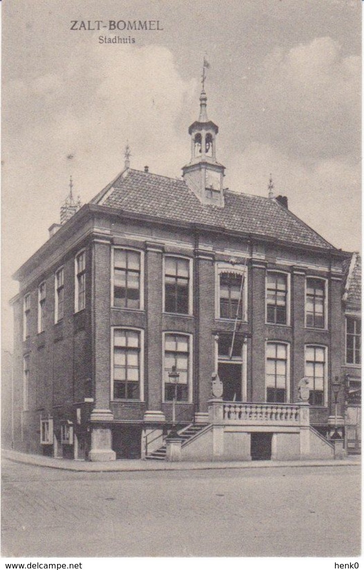 Zaltbommel Stadhuis J1216 - Zaltbommel