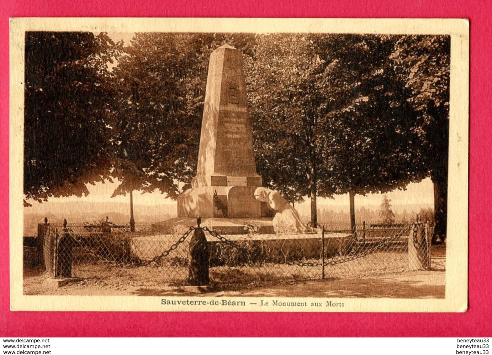 CPA (Réf : Z115)  Sauveterre-de-Béarn (64 PYRÉNÉES ATLANTIQUES) Le Monument Aux Morts - Sauveterre De Bearn