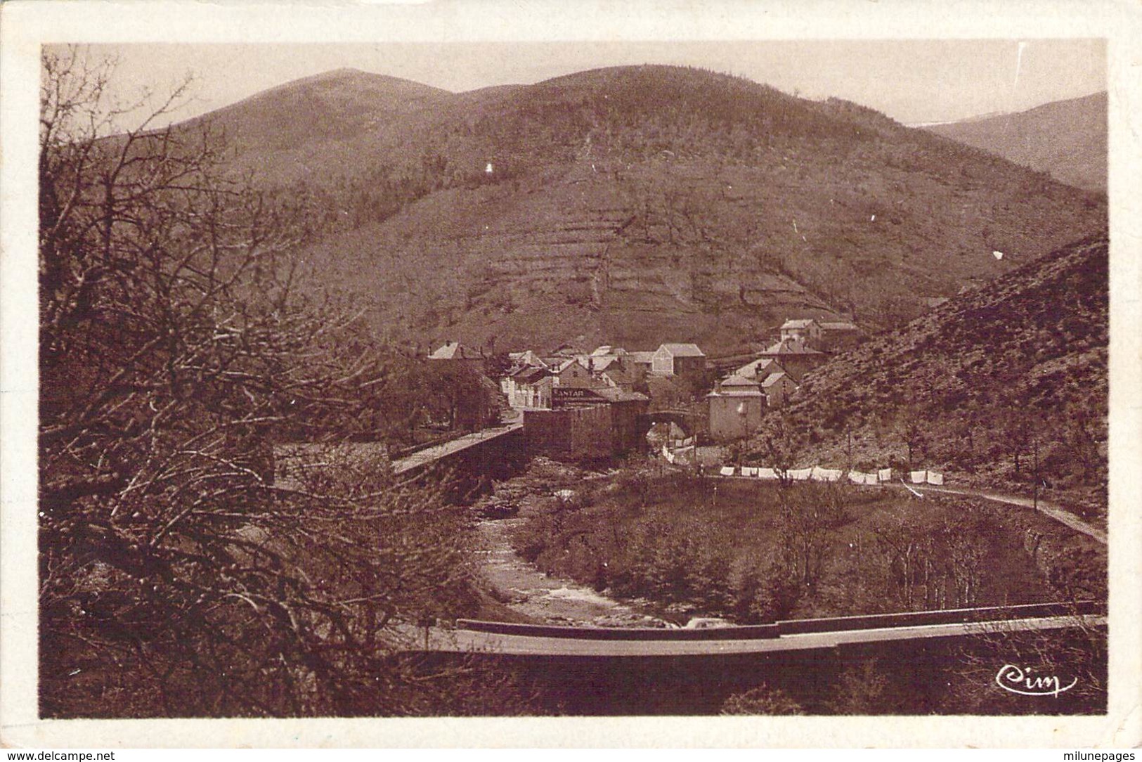 48 LOZERE Entrée Du Village De VILLEFORT Par La Route De Mende - Villefort