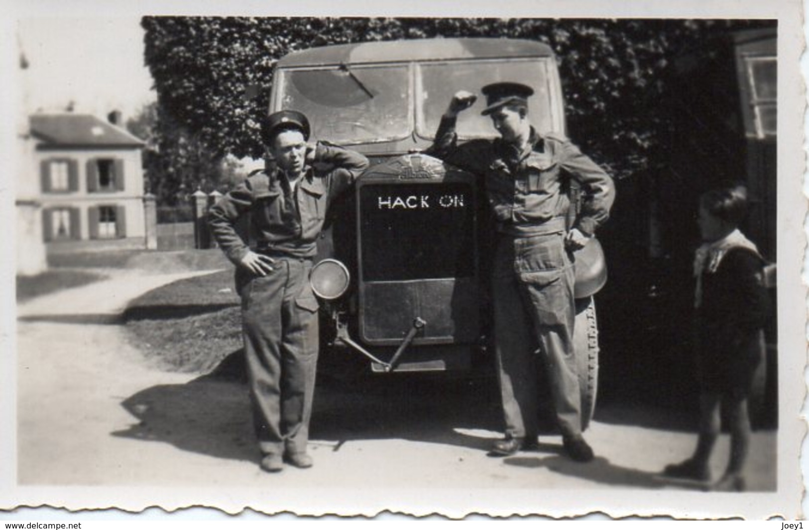 Photo 2 Soldats Et Camion En Irlande En 1939,format 8.5/6 - War, Military