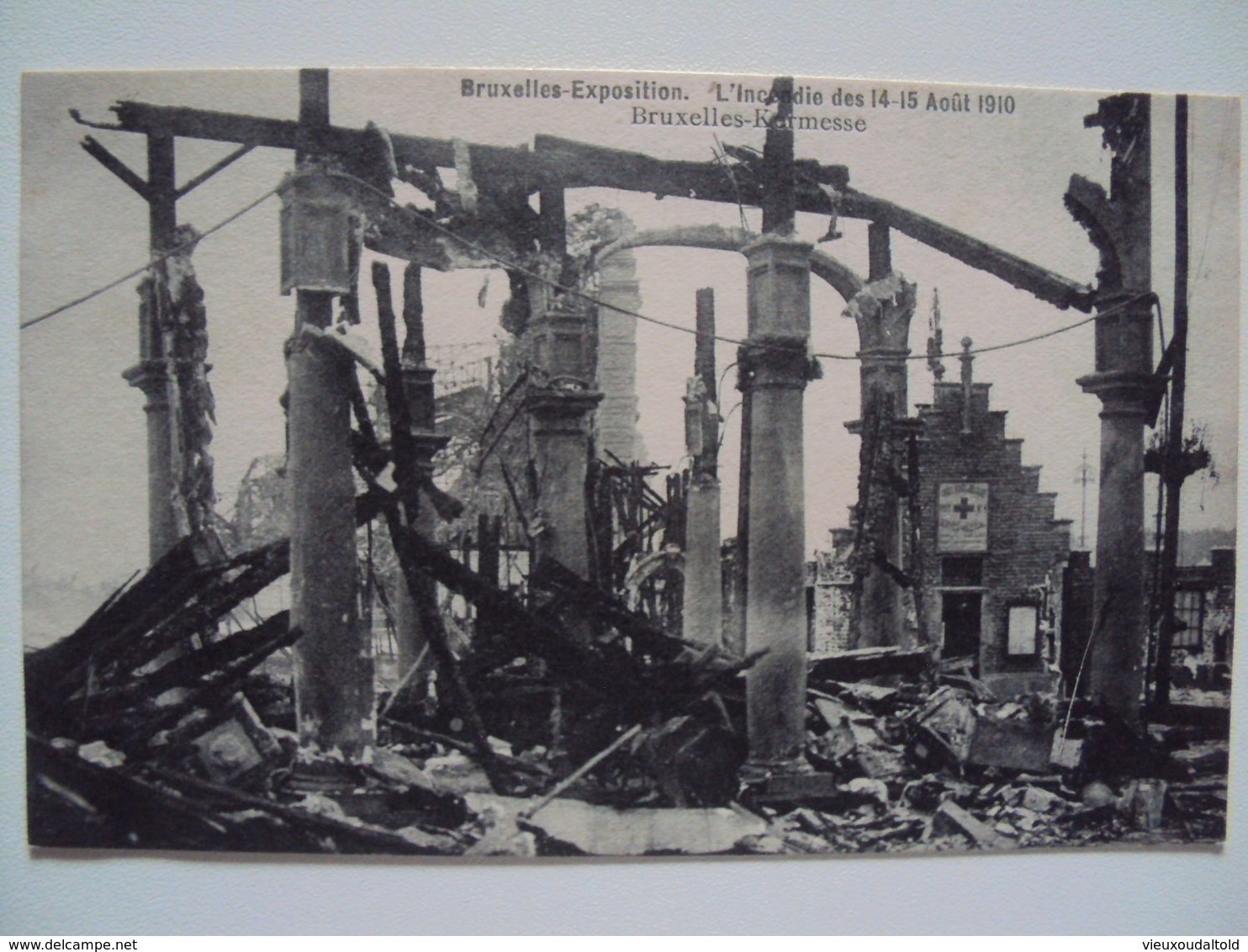 10 CPA / 10 PK  Bruxelles L'Incendie des 14-15 Août 1910 / Brussel Brand 1910    voir description / zie beschrijving