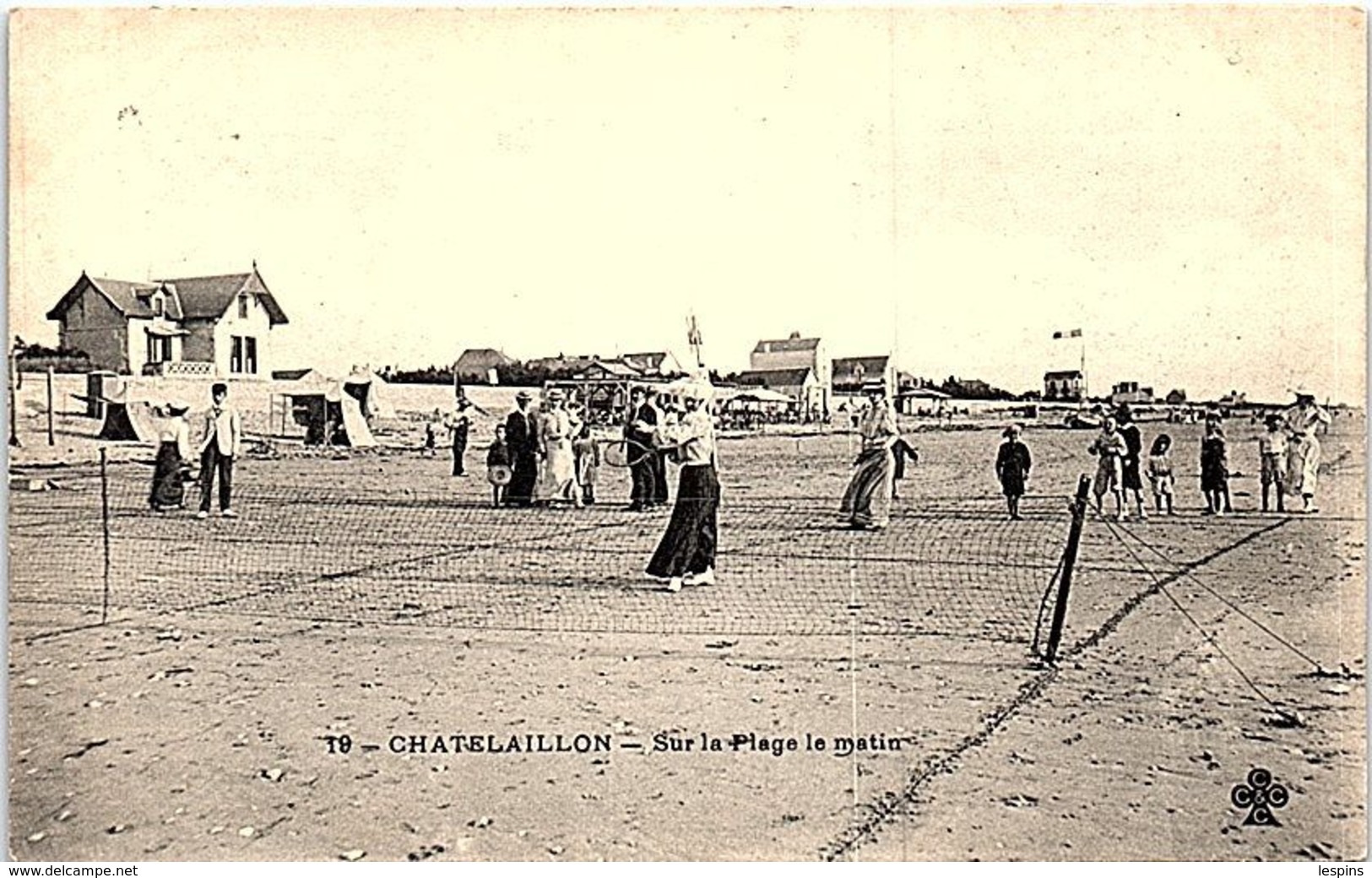 SPORT --  TENNIS  -- CHATELAILLON --  Sur La Plage Le Matin - Tennis