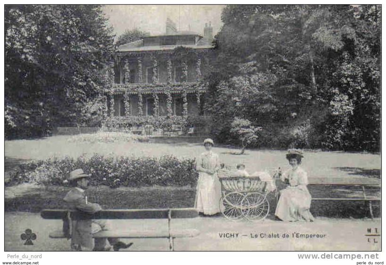 Carte Postale 03. Vichy Le Chalet De L'Empereur Trés Beau Plan Animé - Vichy