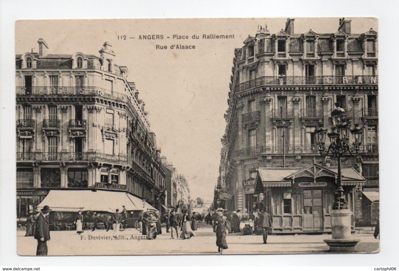 - CPA ANGERS (49) - Place Du Ralliement - Rue D'Alsace (belle Animation) - Edition Duvivier 112 - - Angers