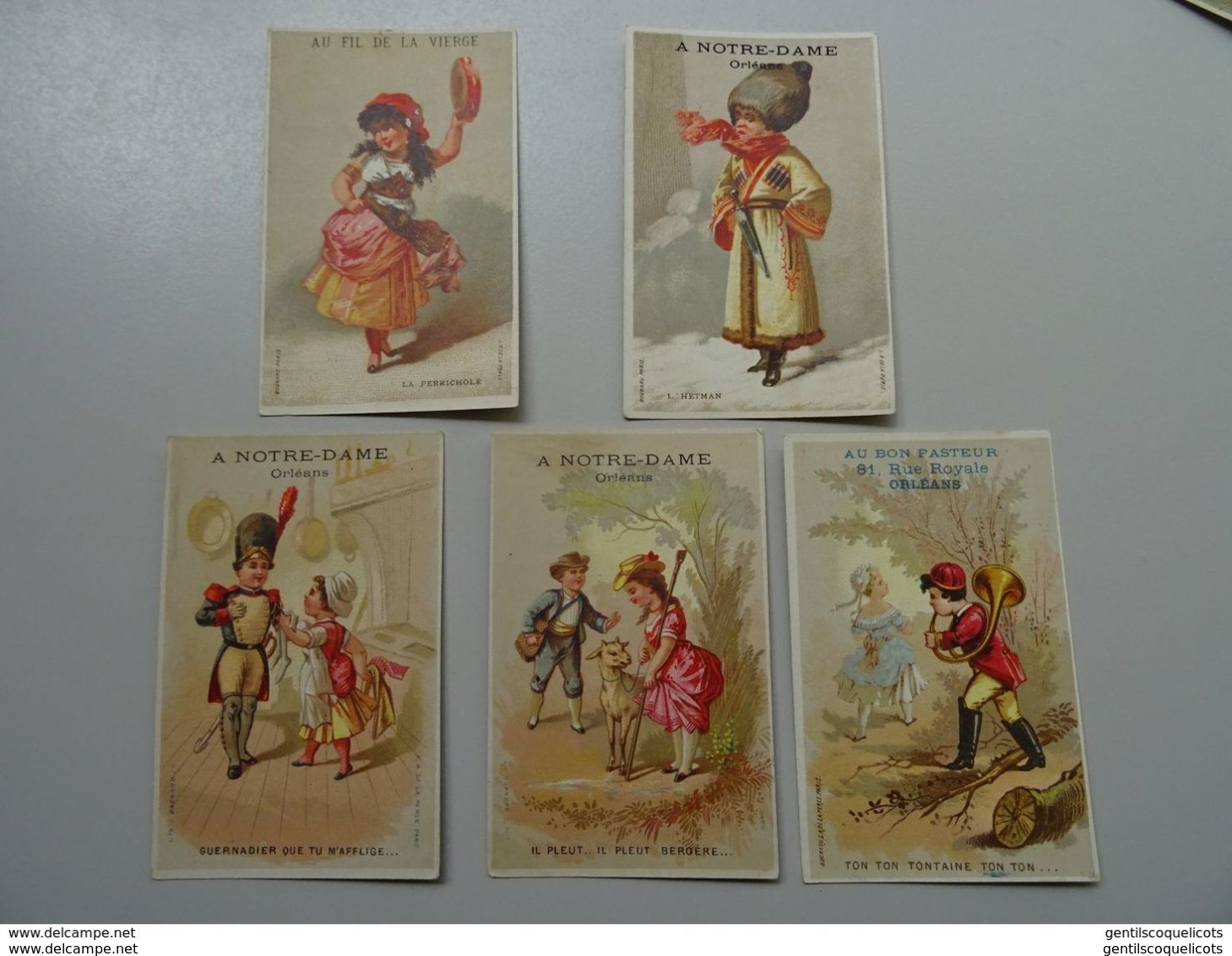 Lot de 109 chromos : angelots,personnages en costume, pierrot, arlequin, enfants, science, plantes, etc