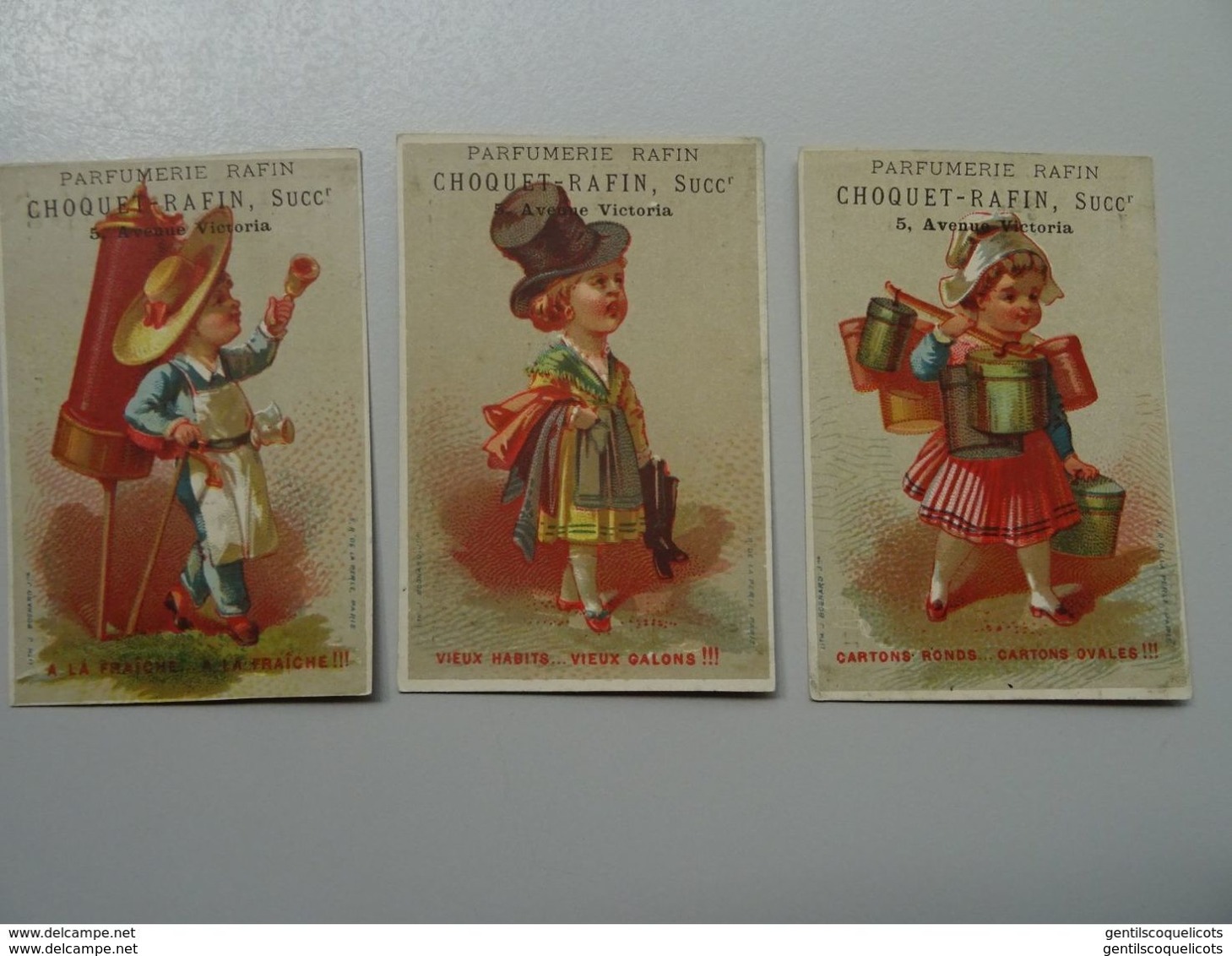 Lot de 109 chromos : angelots,personnages en costume, pierrot, arlequin, enfants, science, plantes, etc