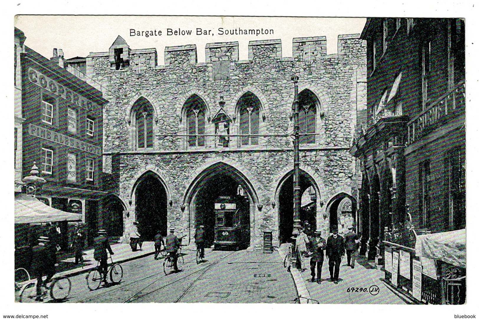 Ref 1396 - Early Postcard - Bargate Below Bar & Tram - Southampton Hampshire - Southampton