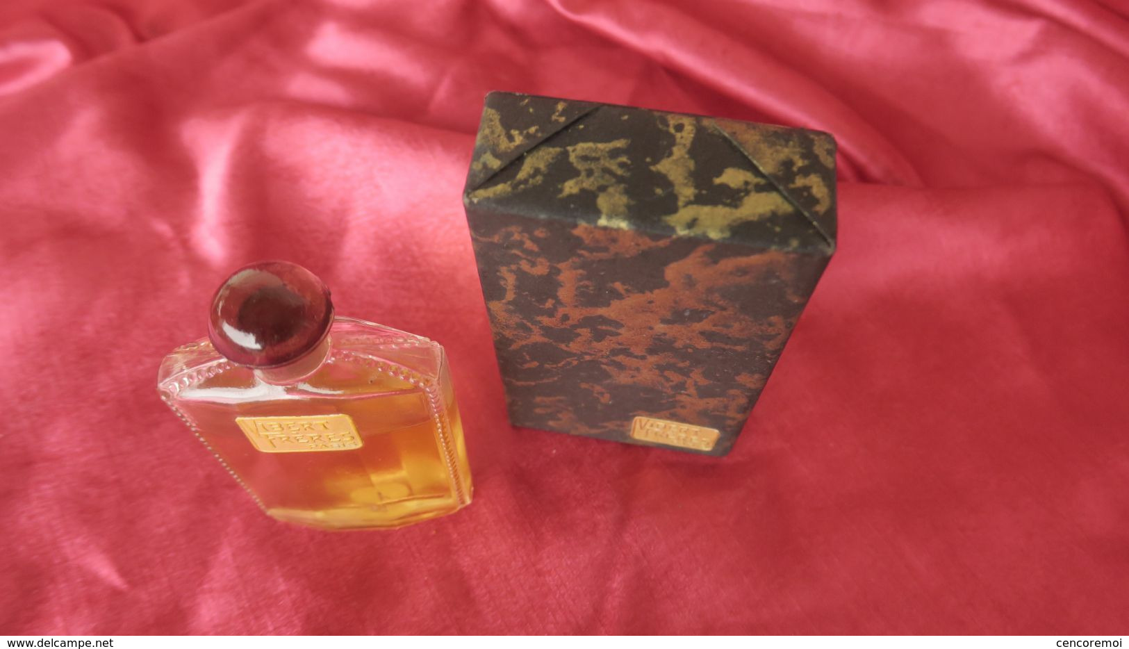 Ancien Flacon à Parfum De Collection Vibert Frères " Clochettes De Bonheur " - Flakons (leer)