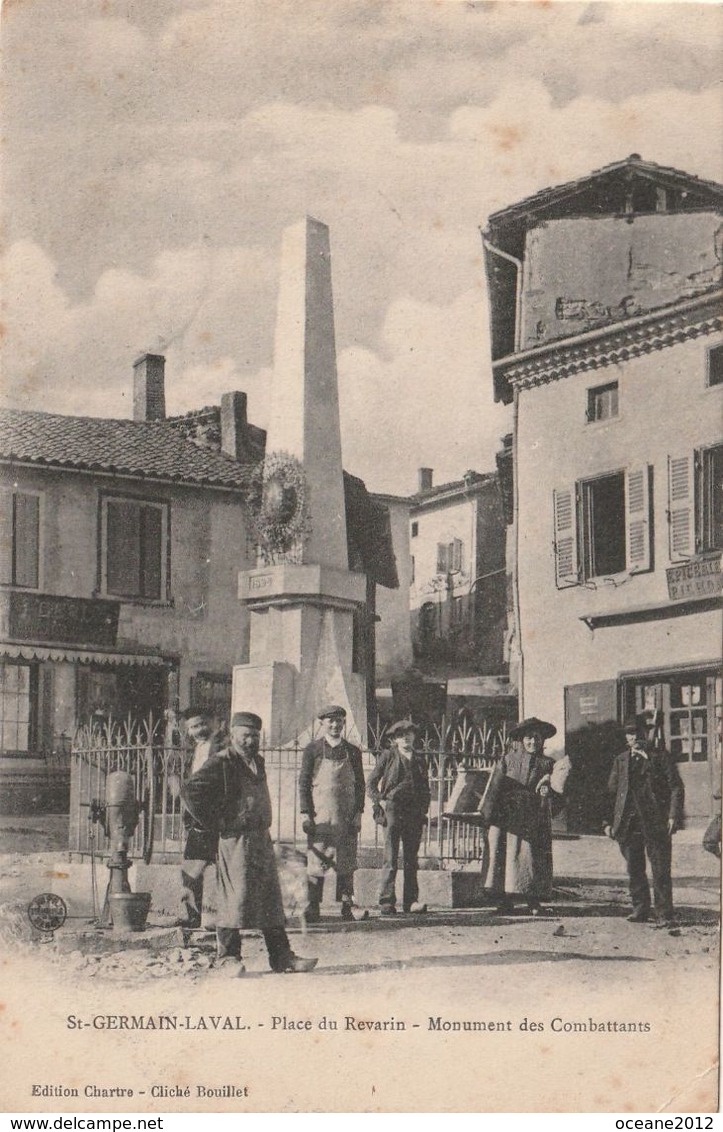 42 Saint Germain Laval. Place Du Revarin. Monument Des Combattants - Saint Germain Laval