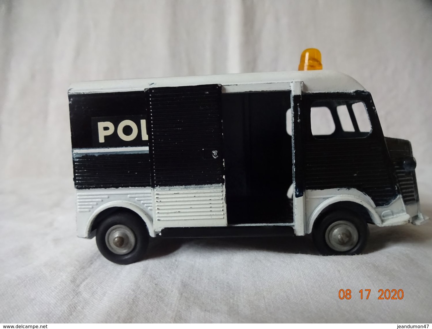 J.R.D. - . CAMION CITROËN - 1200 K. POLICE. EXCELLENT ETAT. PORTE COULISSANTE EN ETAT DE MARCHE - JRD