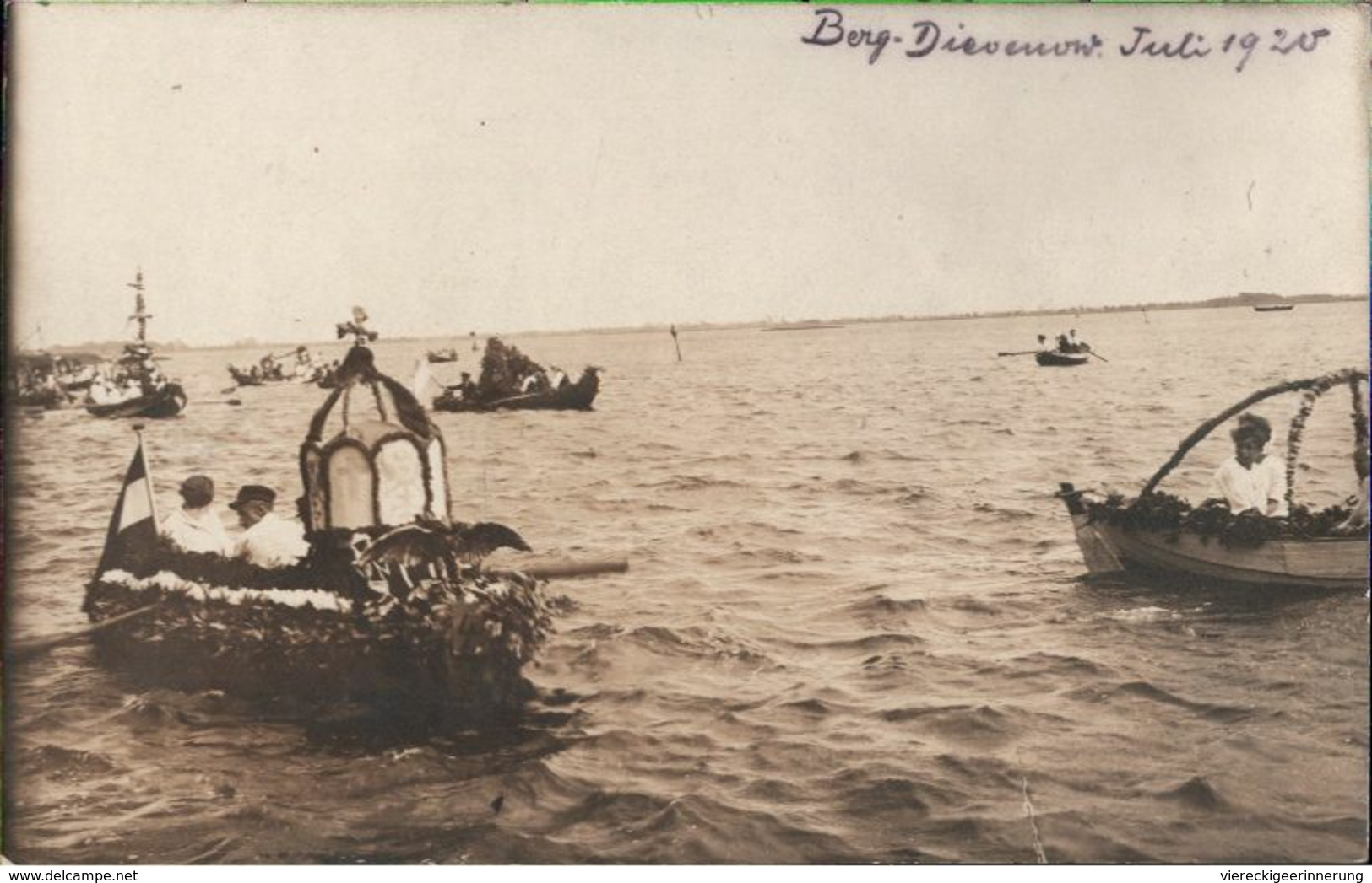 ! Alte Fotokarte Aus Berg Dievenow, 1920, Photo, Ereignis, Pommern, Ostsee, Boote - Pommern