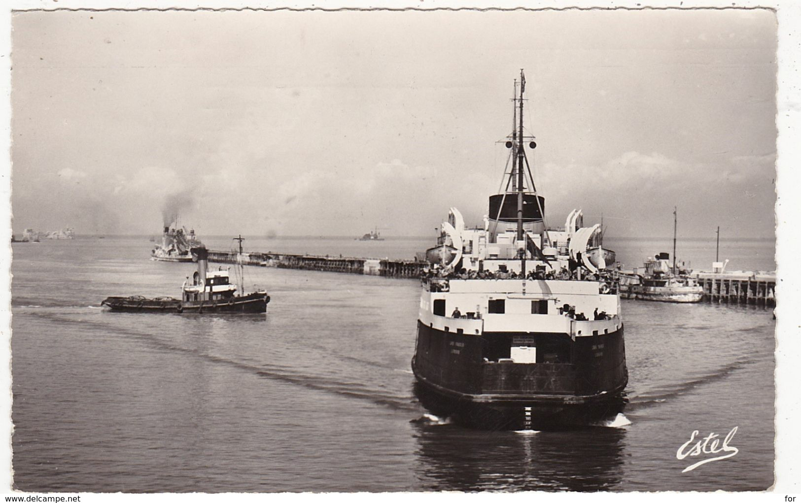 Bateaux : Ferrie : LORD WARDEN : Ferry Car Anglais à L'Arrivée ( Boulogne-sur-Mer - Pas De Calais ) C.p.s.m. Photo Vérit - Ferries