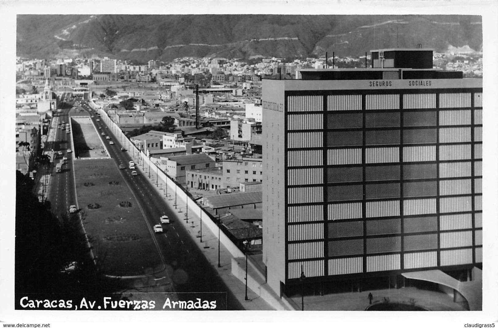 1378"CARACAS (VENEZUELA) AVENIDA FUERZAS ARMADAS "ANIMATA AUTO ANNI /50 - Venezuela