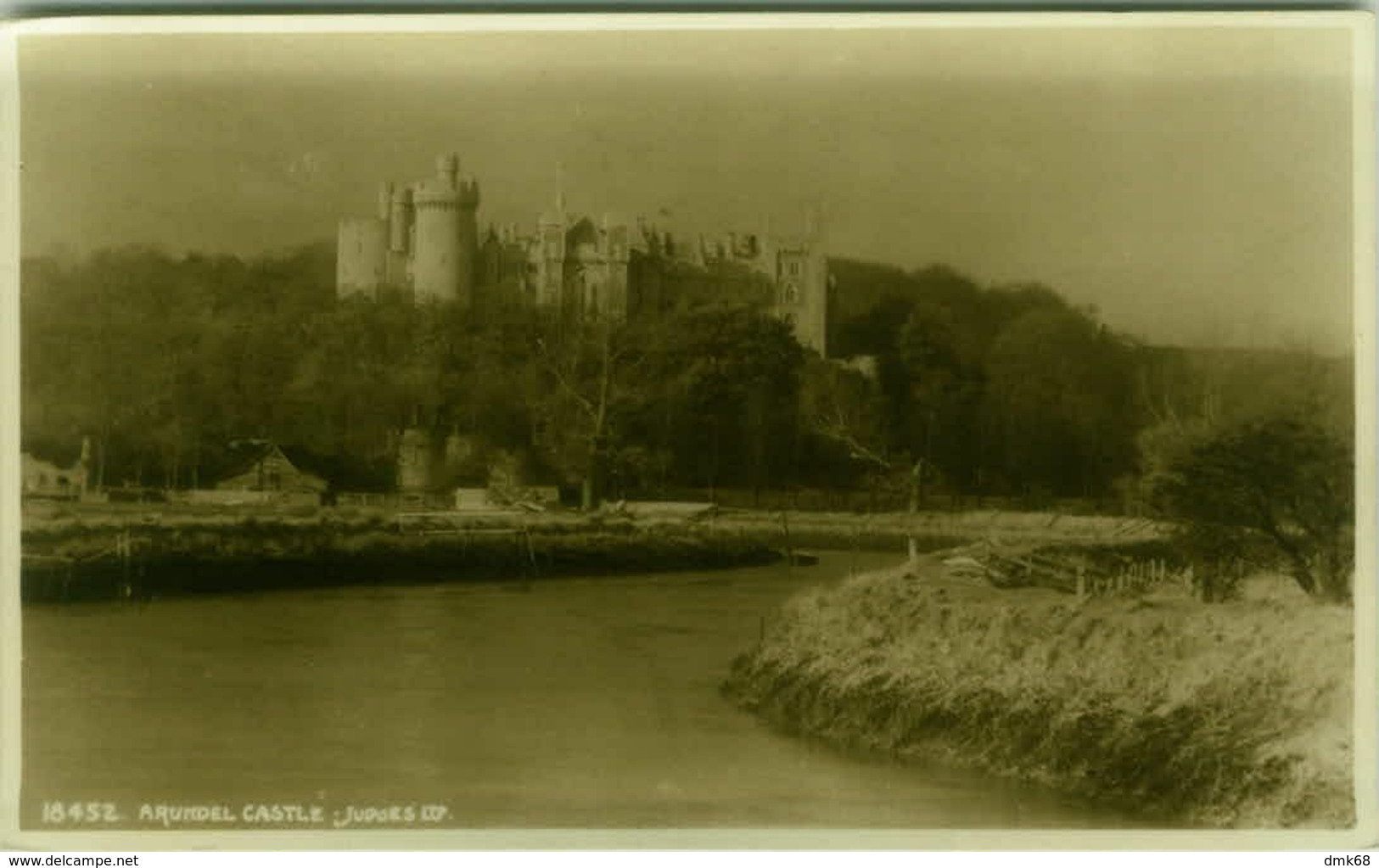 UK - ARUNDEL CASTLE - RPPC POSTCARD 1920s/30s (BG9827) - Arundel