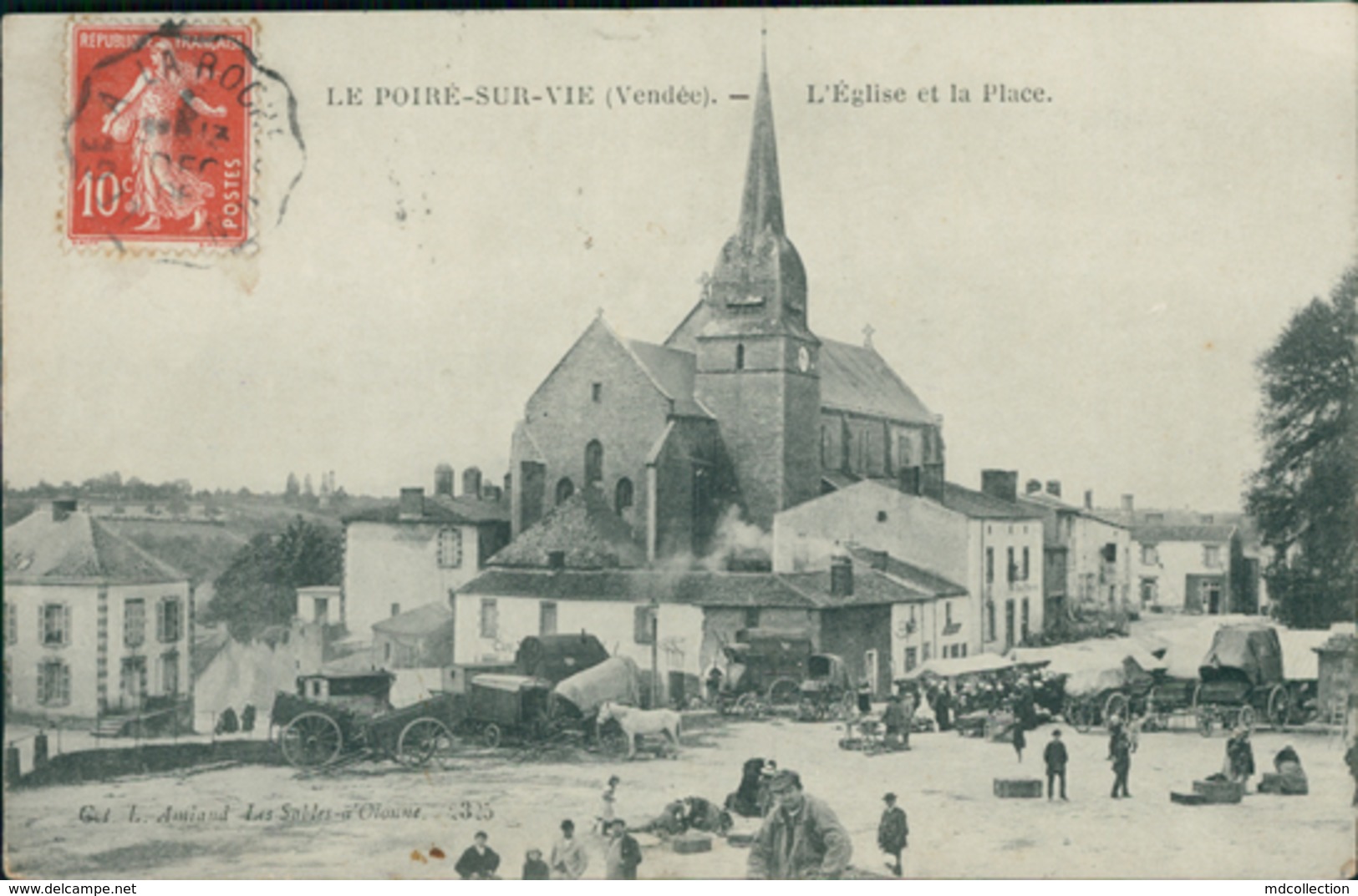 85 LE POIRE SUR VIE /  L'Eglise Et La Place / - Poiré-sur-Vie