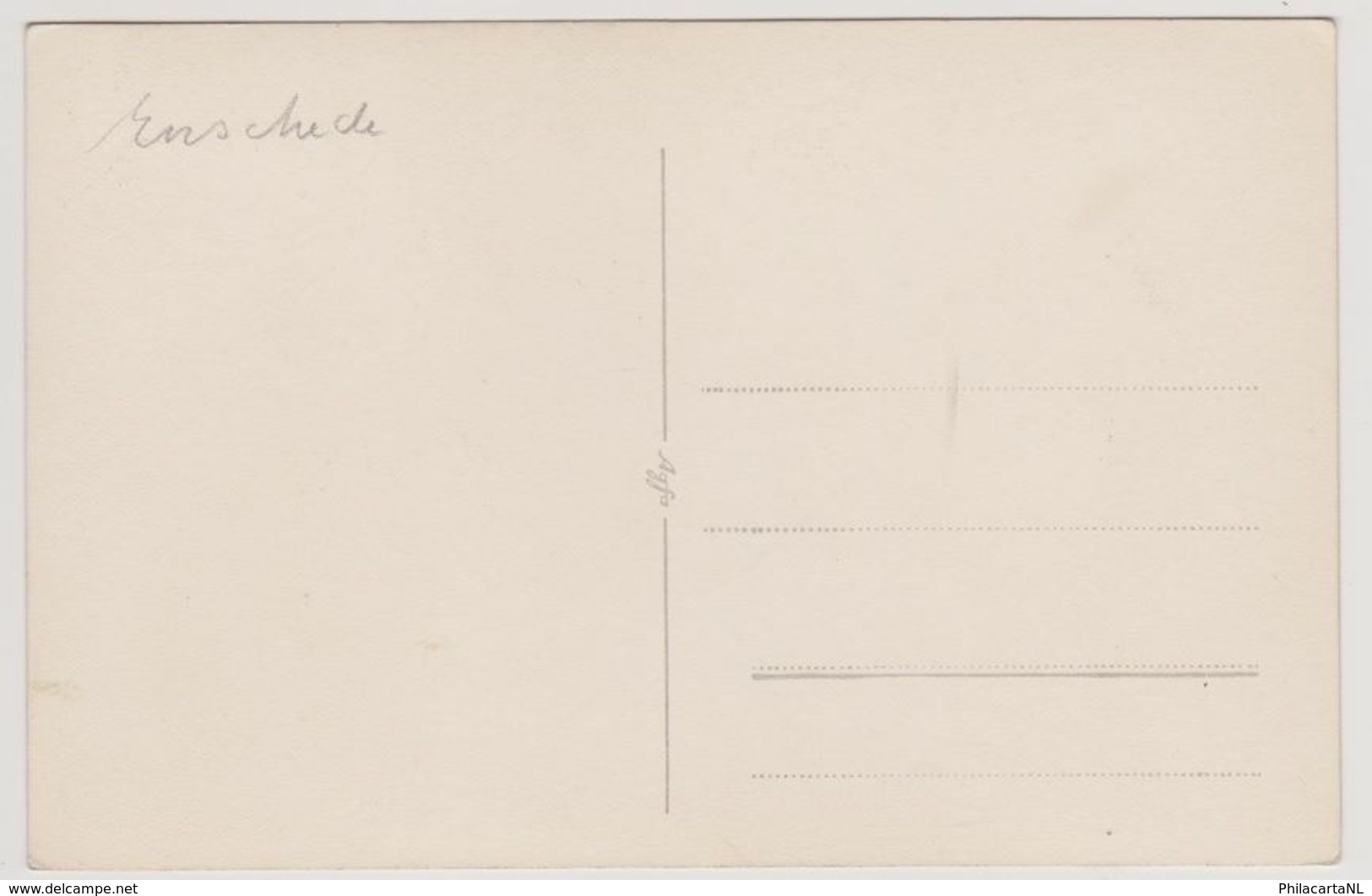 Enschede - Groepsfoto Voor Een Gebouw (II) - Enschede