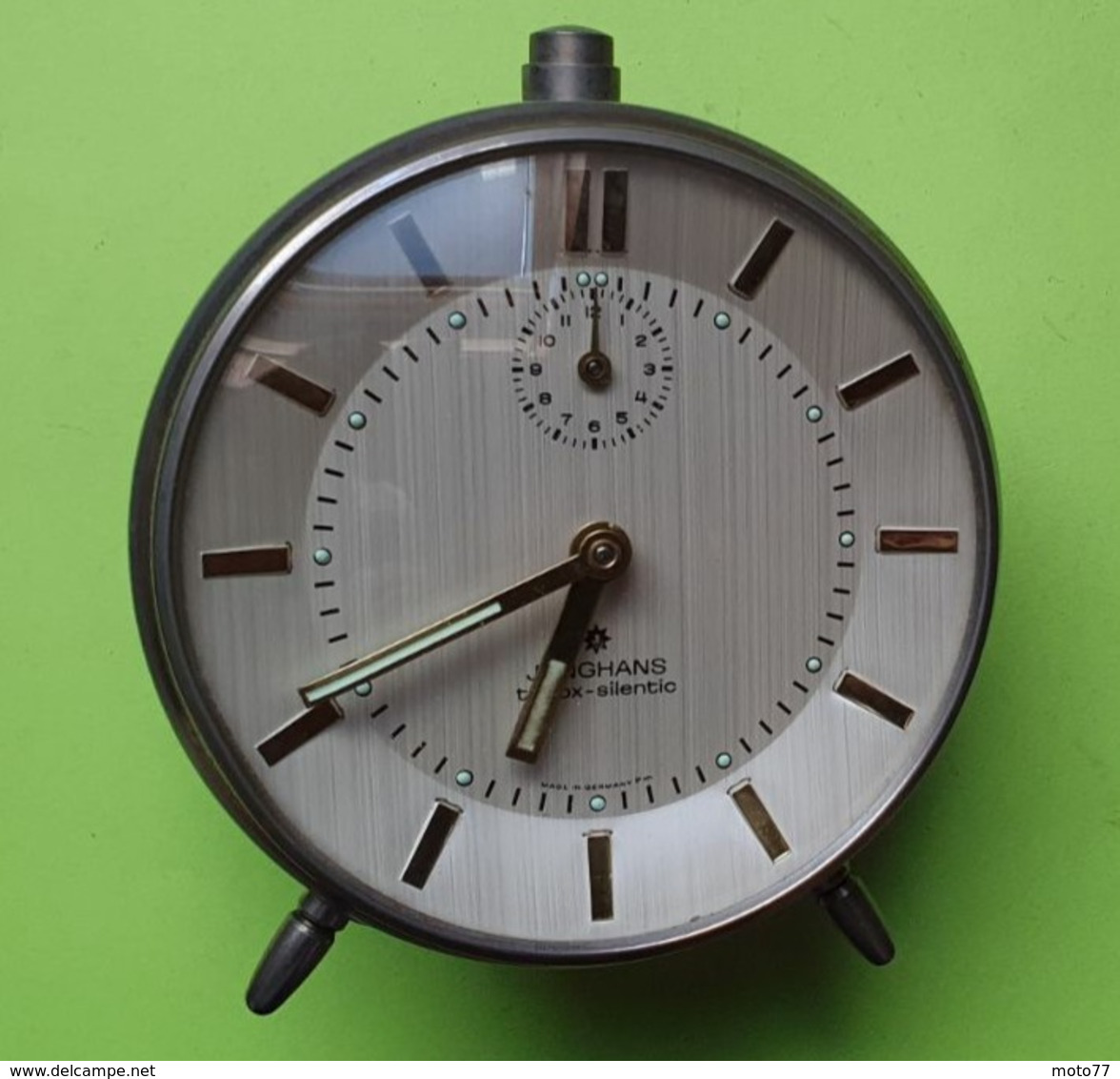 Ancien RÉVEIL - Ne Fonctionne Pas Mais "s'active" En Le Hochant - Environ:Diamètre 10 Cm Et Épaisseur 6 Cm - Années 1960 - Alarm Clocks