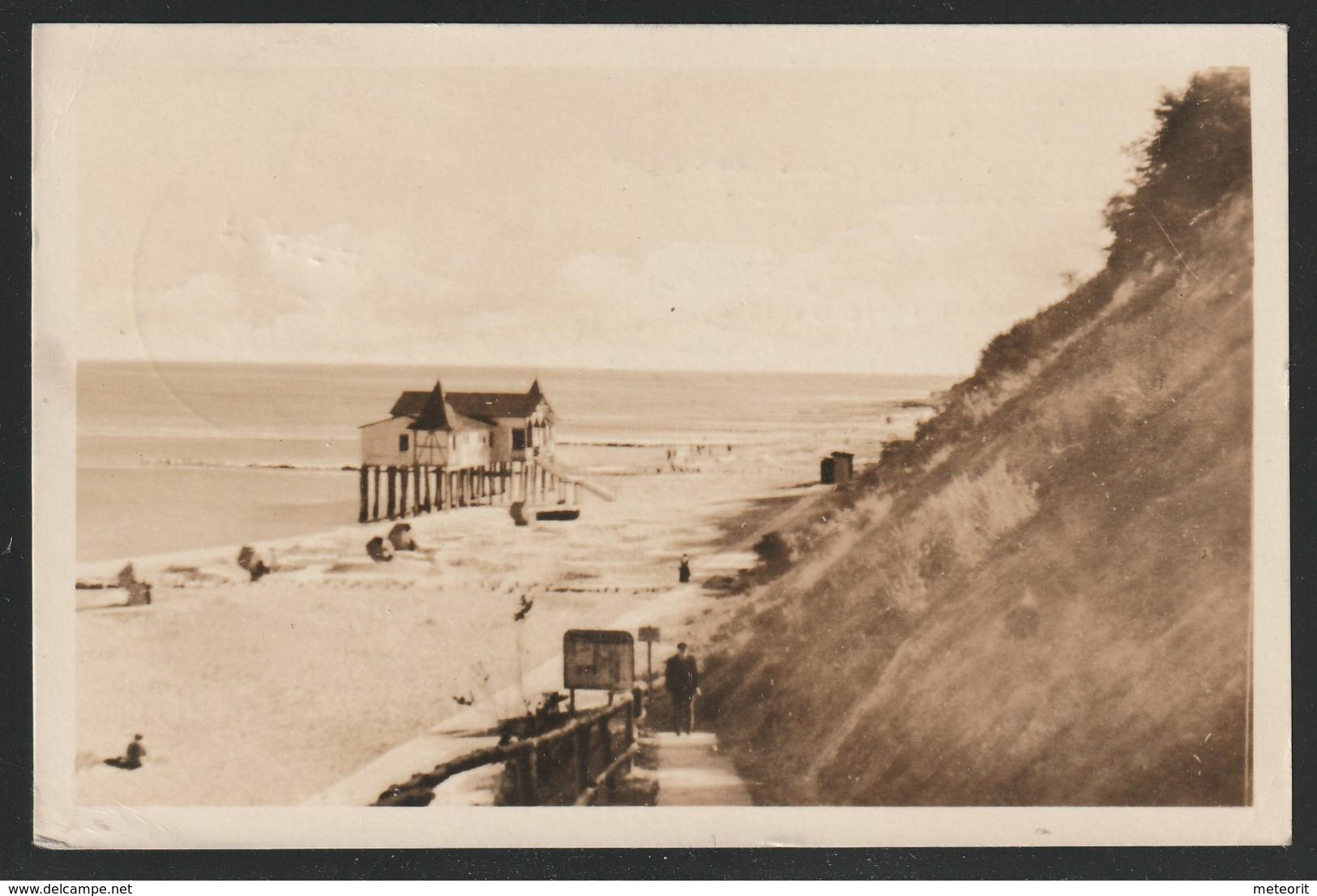 Auslandsansichtskarte Portorichtig Mit MiNr. 222 EF Von KOSEROW Auf USEDOM 19.6.52 -11 SSt. Nach NEW YORK USA - Brieven En Documenten