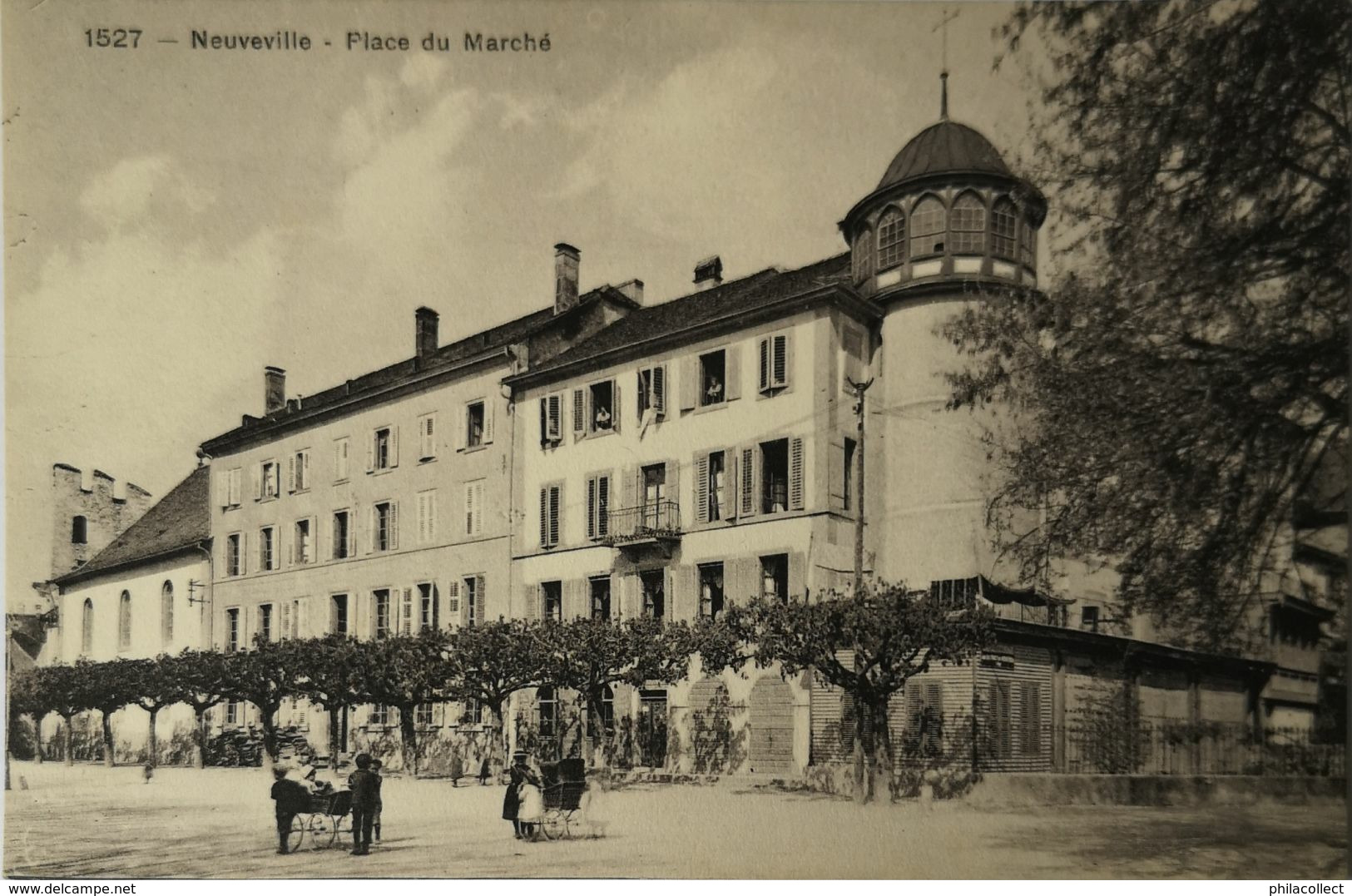 Suisse (BE) LA Neuveville // Place Du Marche (animee) 19?? RARE - La Neuveville