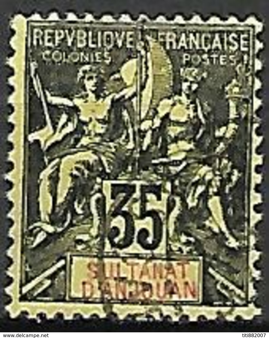 Sultanat  D' ANJOUAN     -   1900 .  Y&T N° 17 Oblitéré.   Type Groupe. - Usati