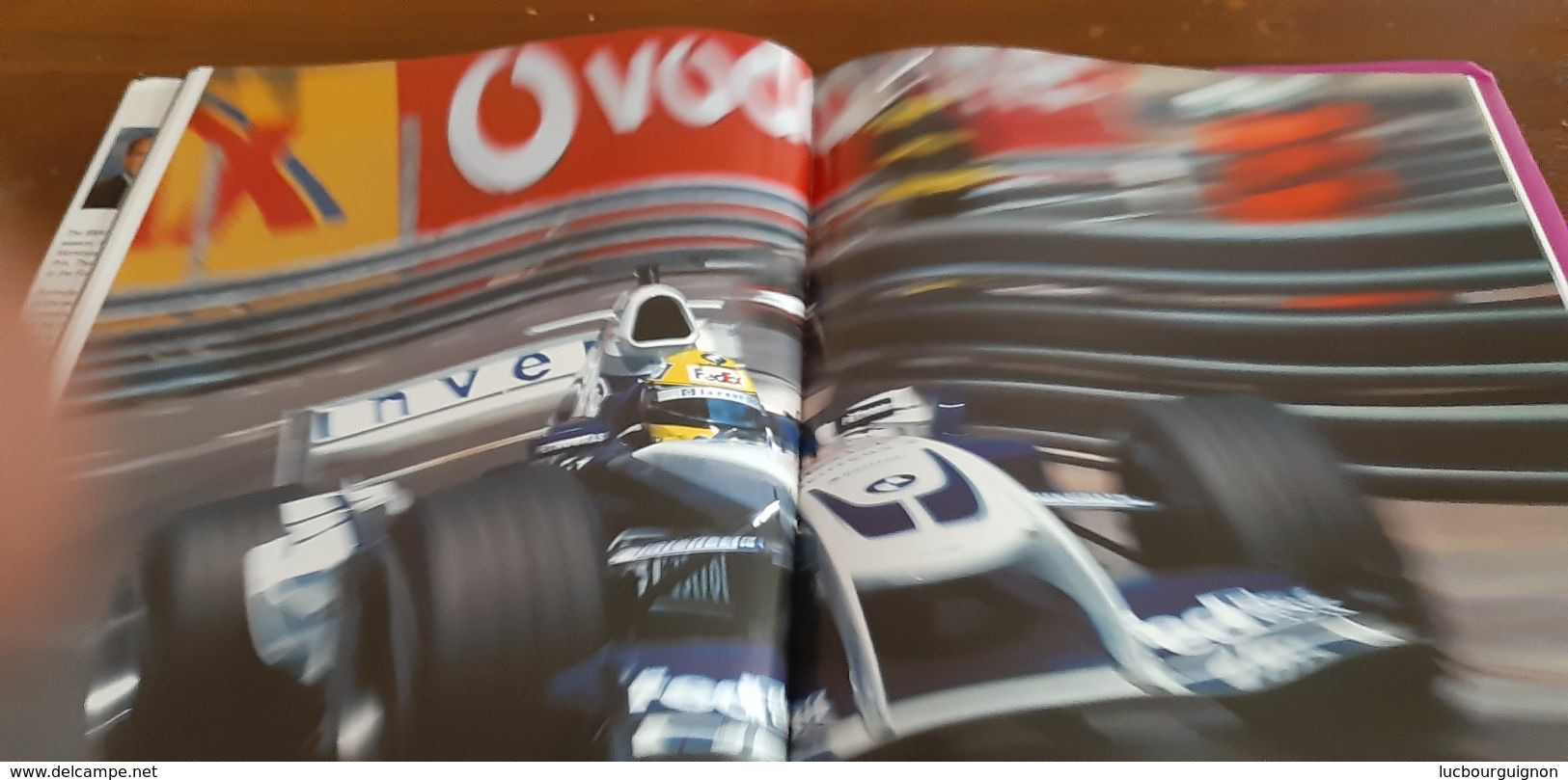 FORMULA 1  Yearbook 2004 - 2005  220 pages