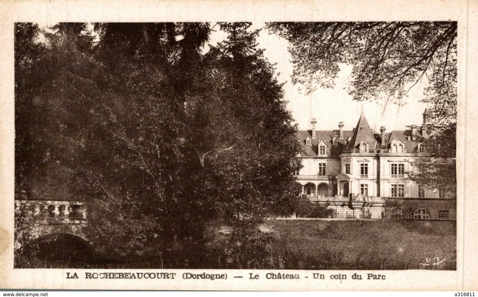 LA ROCHEBEAUCOURT LE CHÂTEAU UN COIN DU PARC - Sonstige & Ohne Zuordnung