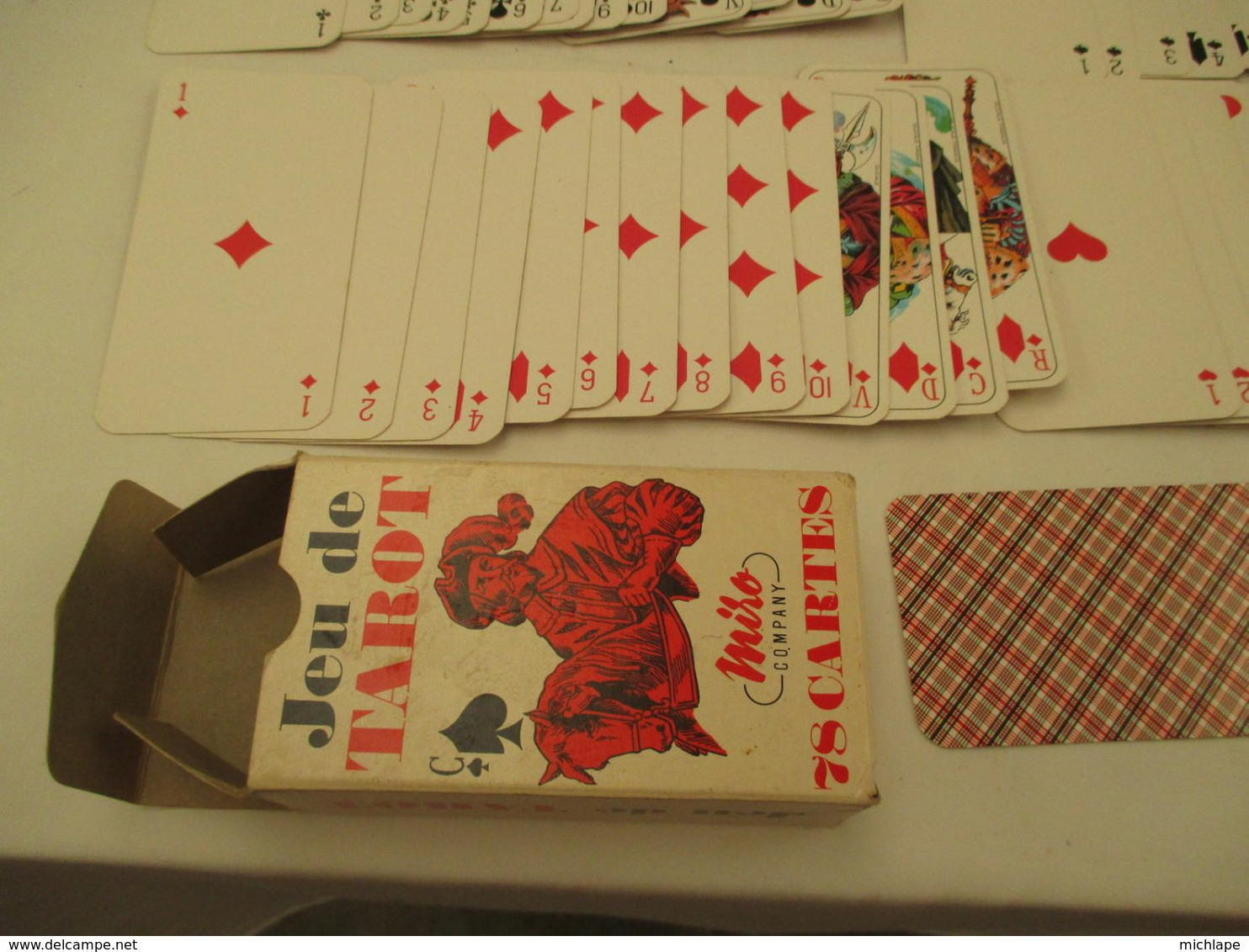VOYANCE-CARTOMANCIE  jeu de TAROT MIRO 78 cartes   DIVINATOIRES de 12 cm sur 6 cm avec notice