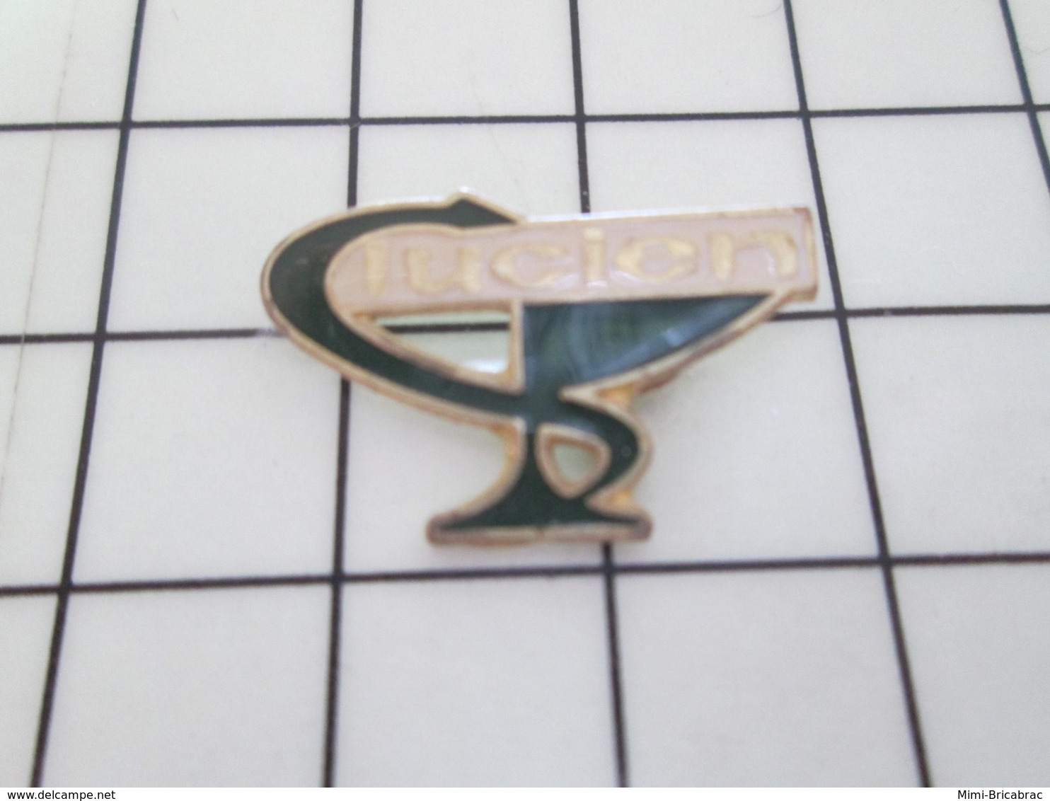 713k Pins Pin's / Rare & Belle Qualité THEME MEDICAL / LUCIEN PHARMACIE CADUCEE - Medizin