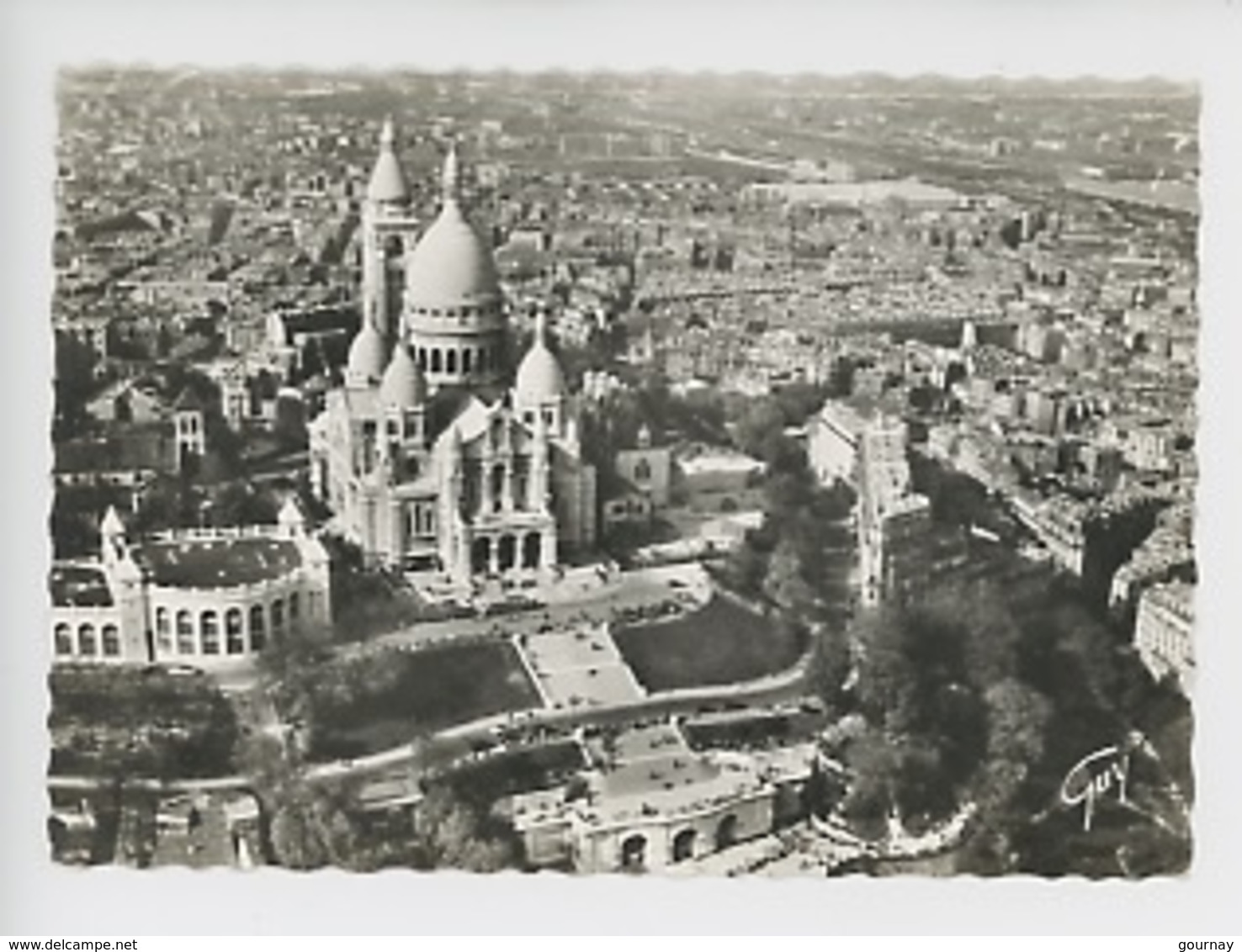 Paris : En Avion Sur...la Basilique Du Sacré-Coeur De Montmartre (cp Vierge N°7515 - R. Henrard Chef Opérateur) - Sacré Coeur