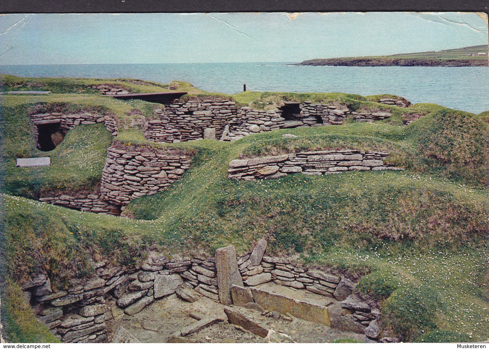 Scotland PPC Skara Brae Prehistoric Village, Orkney BIRSAY Orkney 1954? LOUGHTON Essex 2½p. QEII Stamp - Orkney