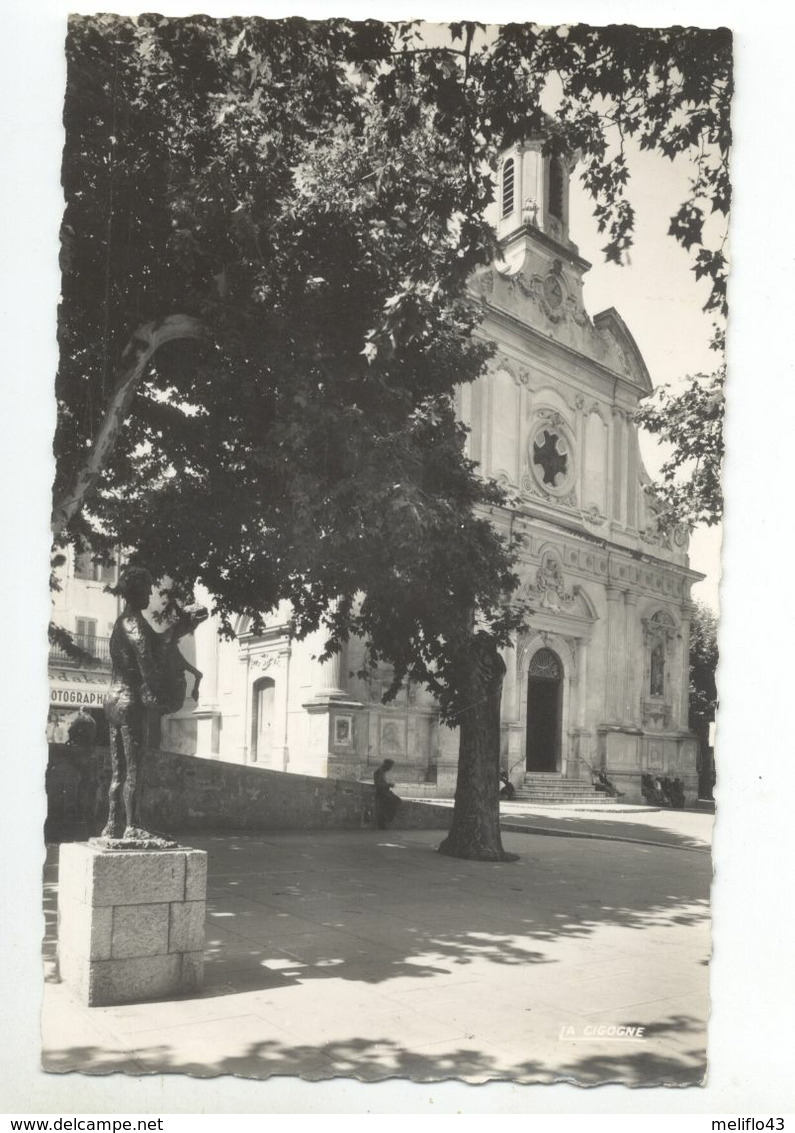 06/CPSM - Vallauris - Eglise Et Statue De L'Homme Au Mouton - Vallauris