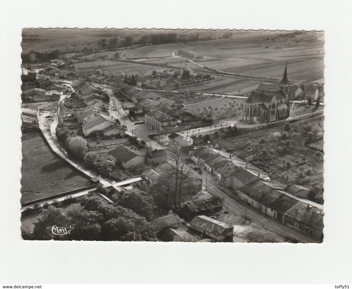 CPSM:DUGNY (55) VUE AÉRIENNE ÉGLISE - Sonstige & Ohne Zuordnung